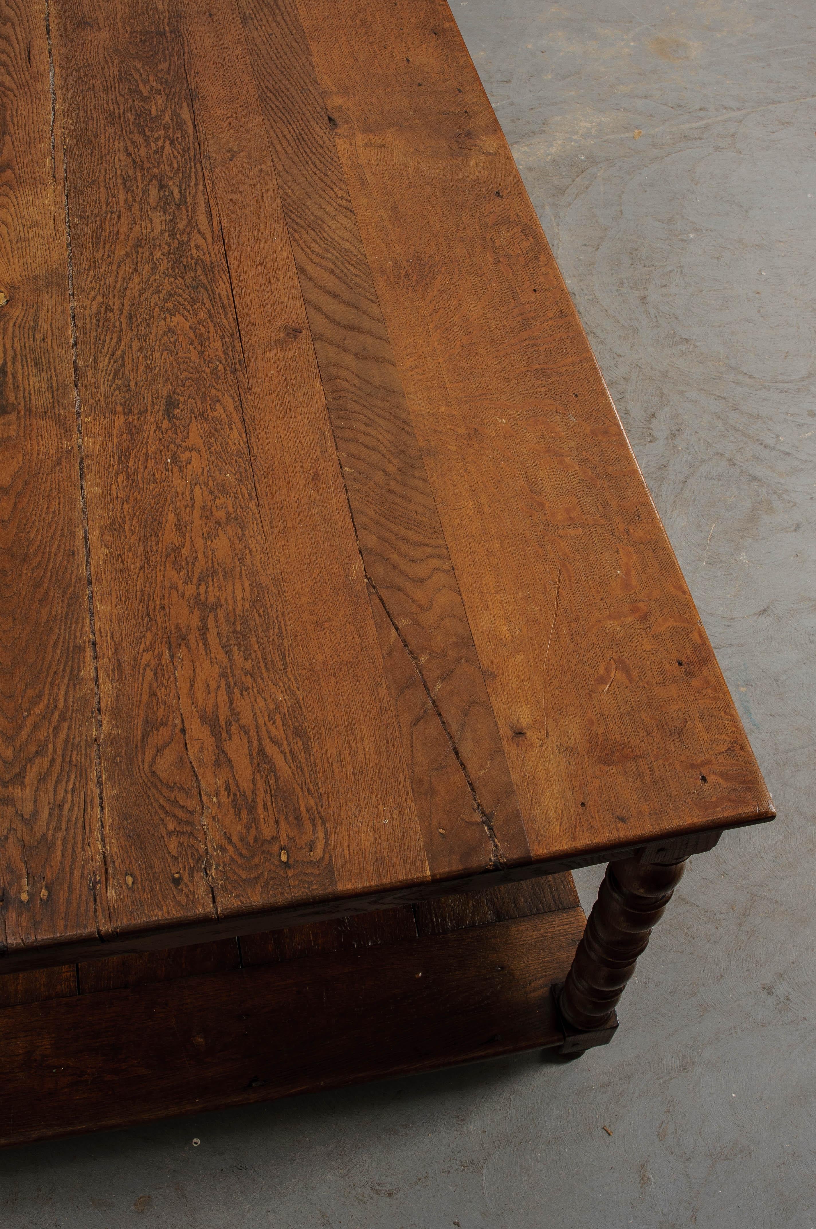 French 19th Century Large Oak Drapery Table In Good Condition In Baton Rouge, LA