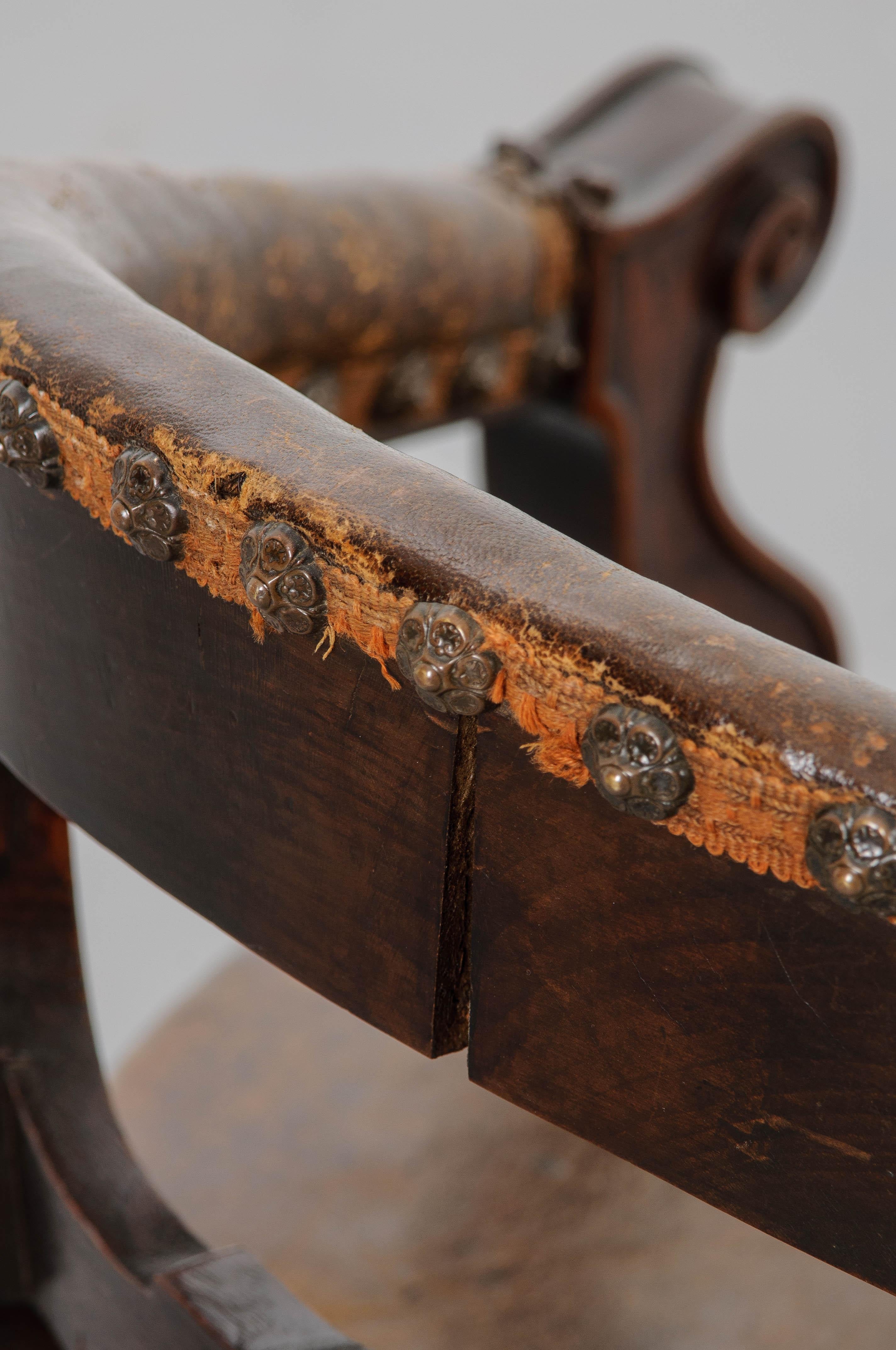 English 19th Century Victorian Leather Tub Chair In Good Condition In Baton Rouge, LA