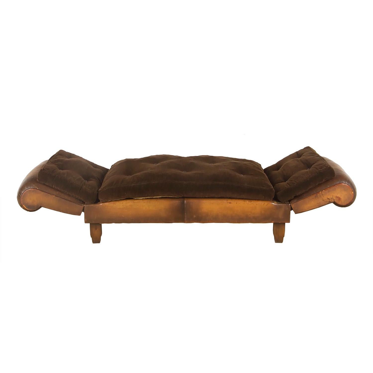 French 19th Century Leather Day Bed In Good Condition In Tetbury, Gloucestershire