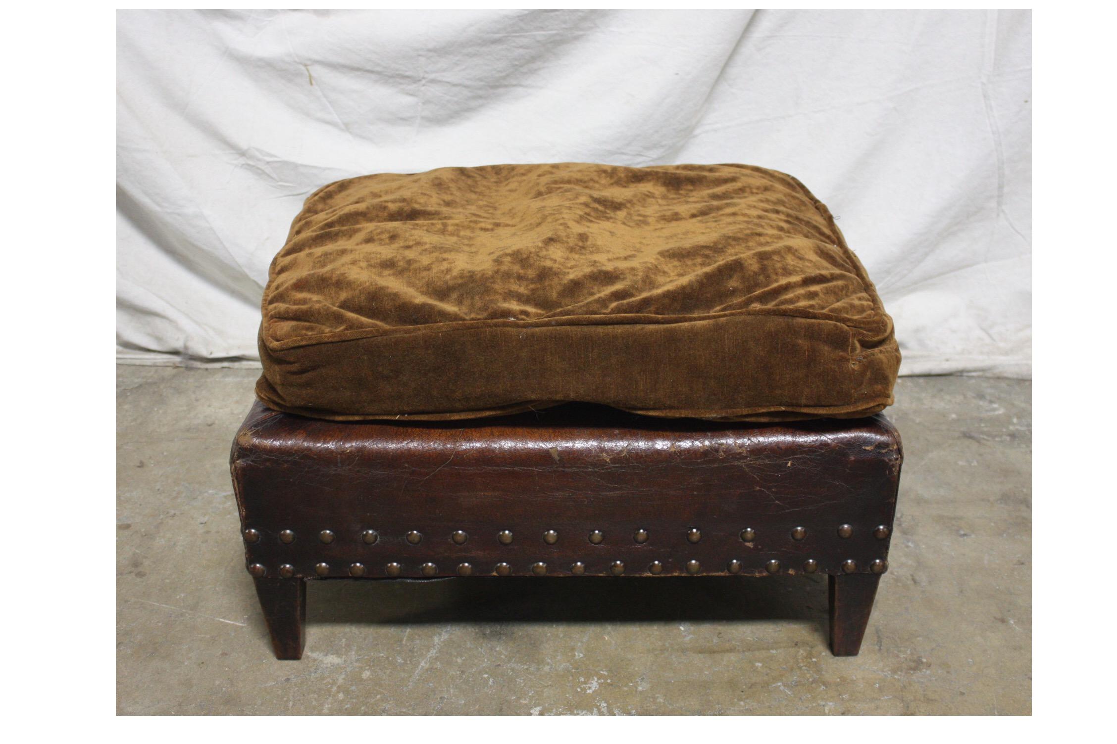 French 19th Century Leather Stool In Good Condition In Stockbridge, GA