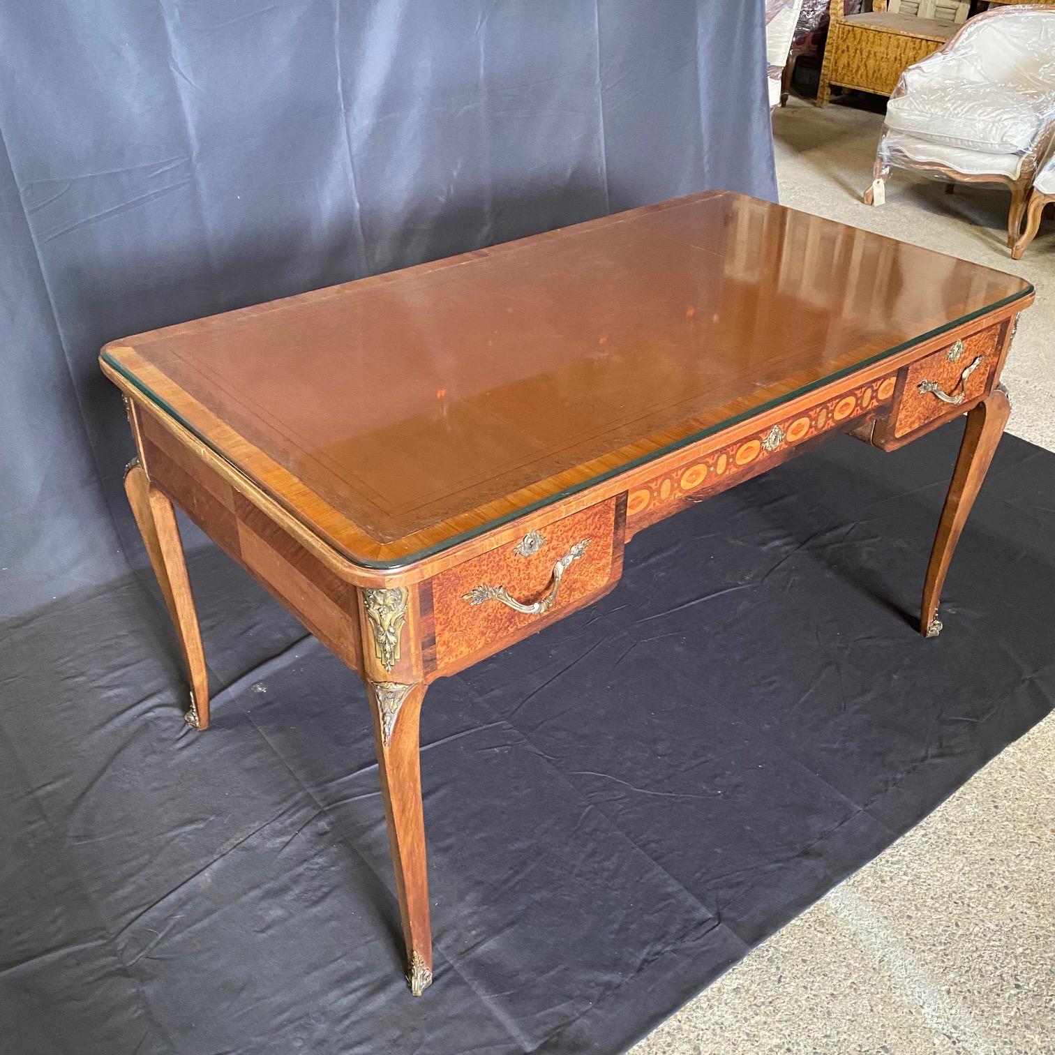  French 19th Century Leather Top Louis XV Style Writing Desk or Bureau Plat In Good Condition For Sale In Hopewell, NJ