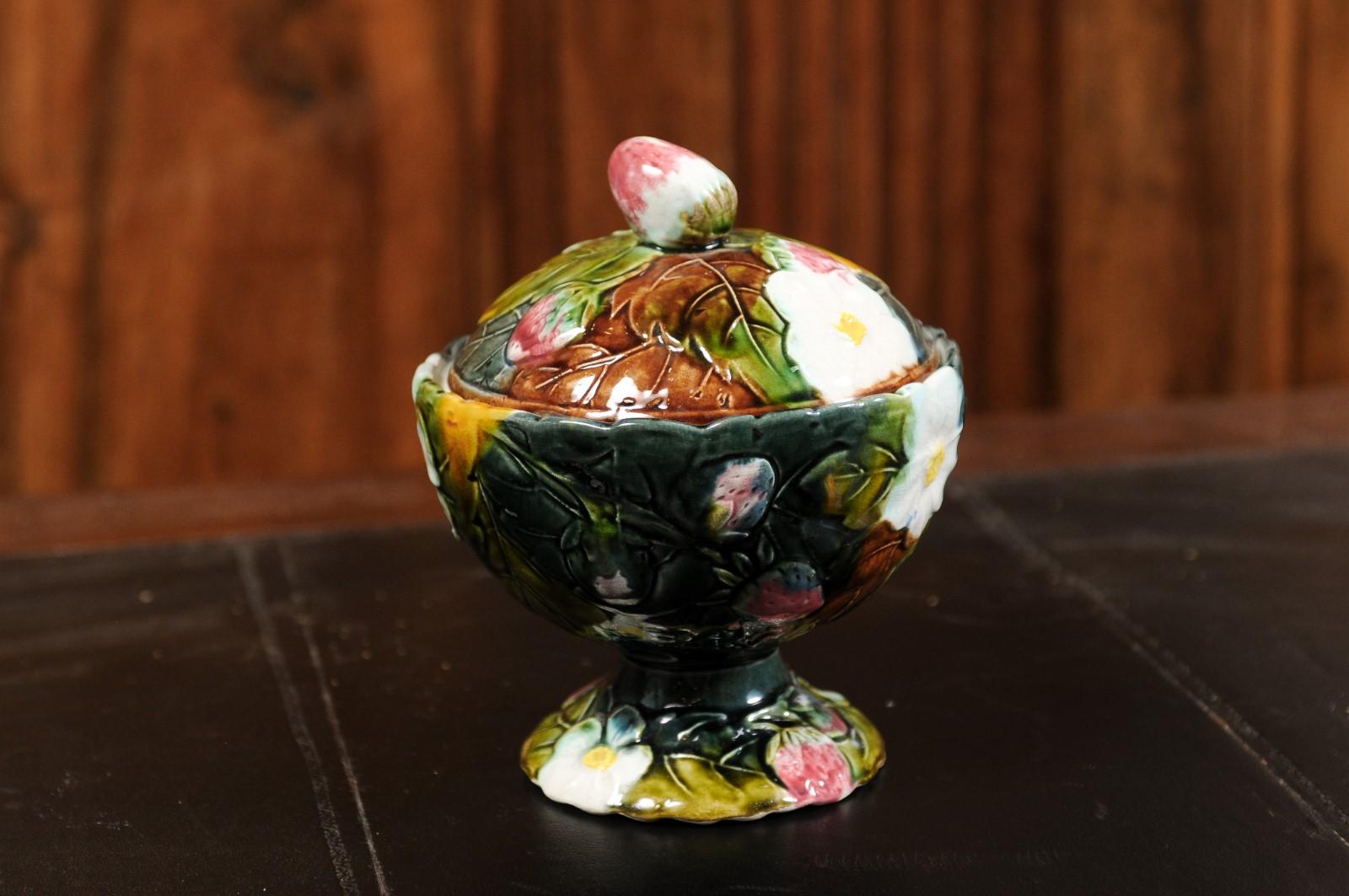 French 19th Century Lidded Majolica Strawberry Bowl with Flowers and Foliage For Sale 8