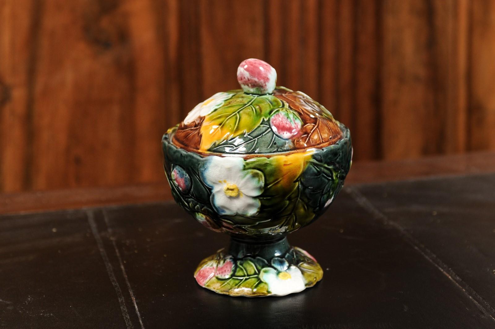 French 19th Century Lidded Majolica Strawberry Bowl with Flowers and Foliage For Sale 9