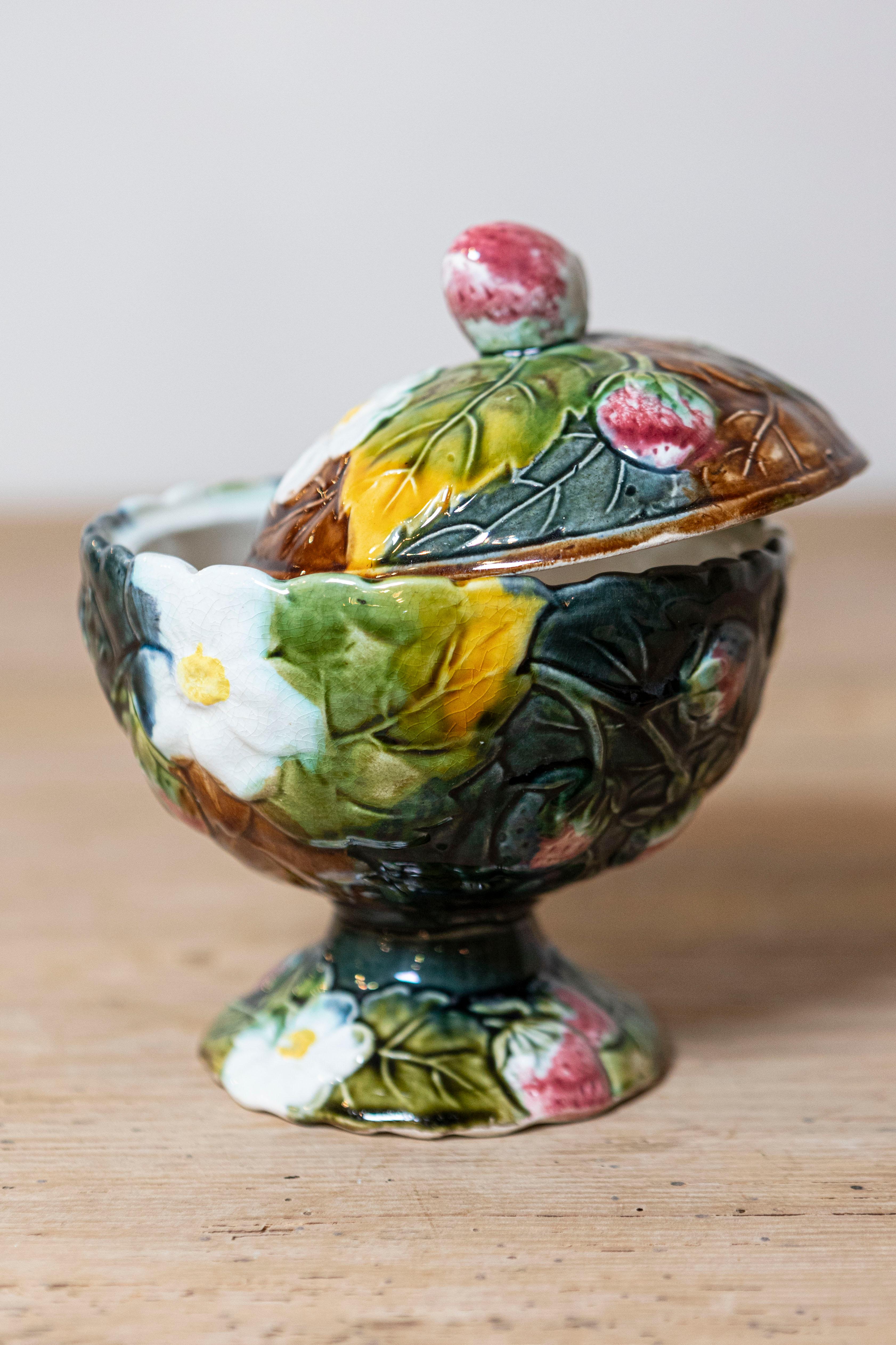 French 19th Century Lidded Majolica Strawberry Bowl with Flowers and Foliage For Sale 1