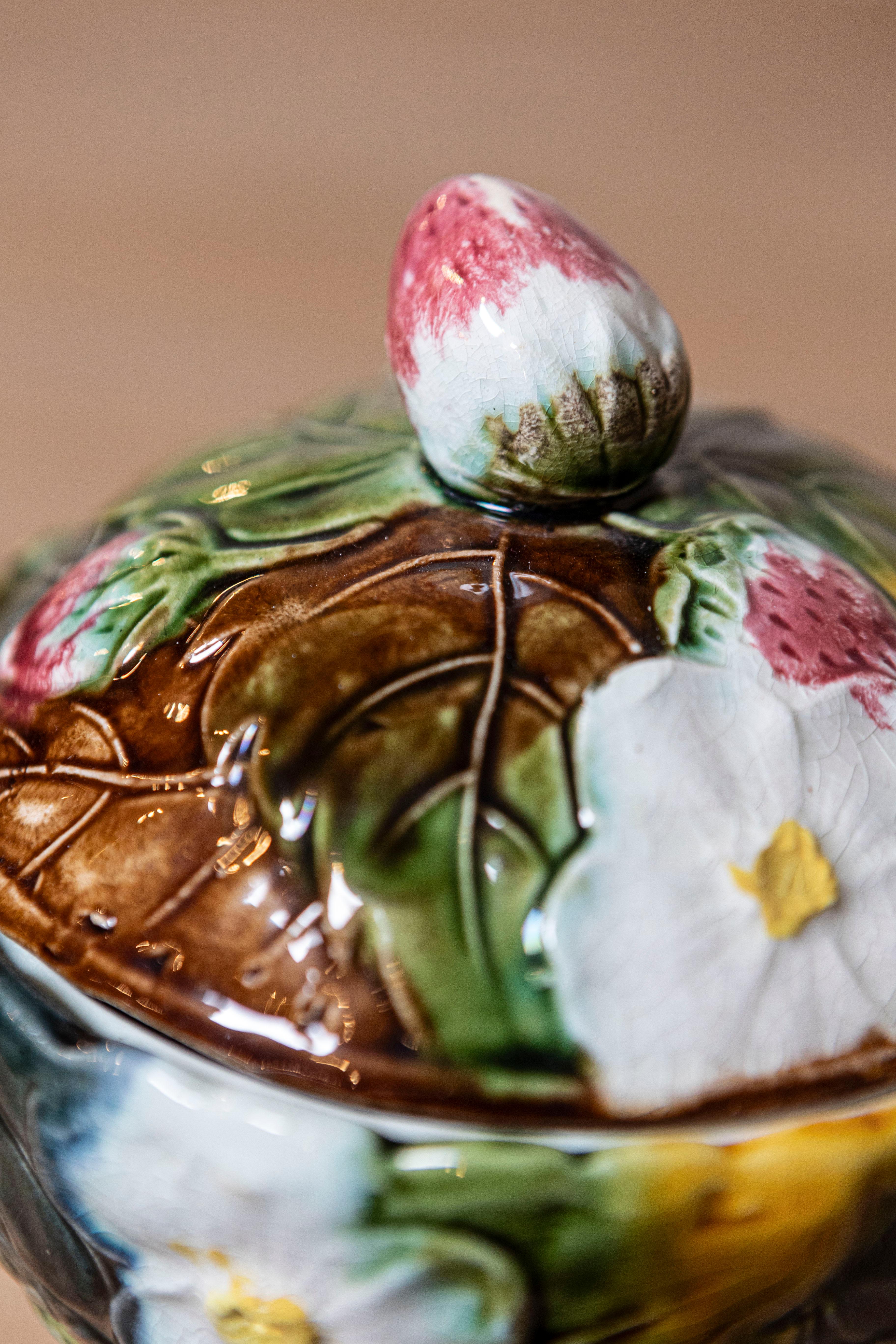 French 19th Century Lidded Majolica Strawberry Bowl with Flowers and Foliage For Sale 3