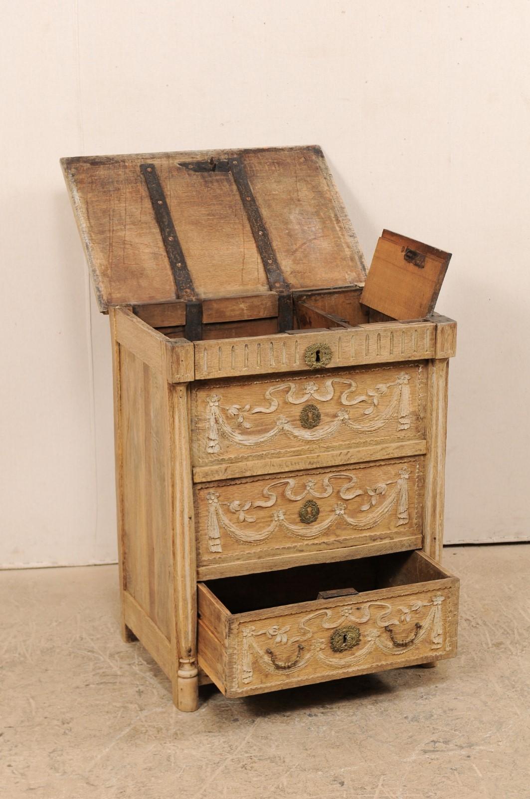 French 19th Century Lift-Top Commode with Drawer 1