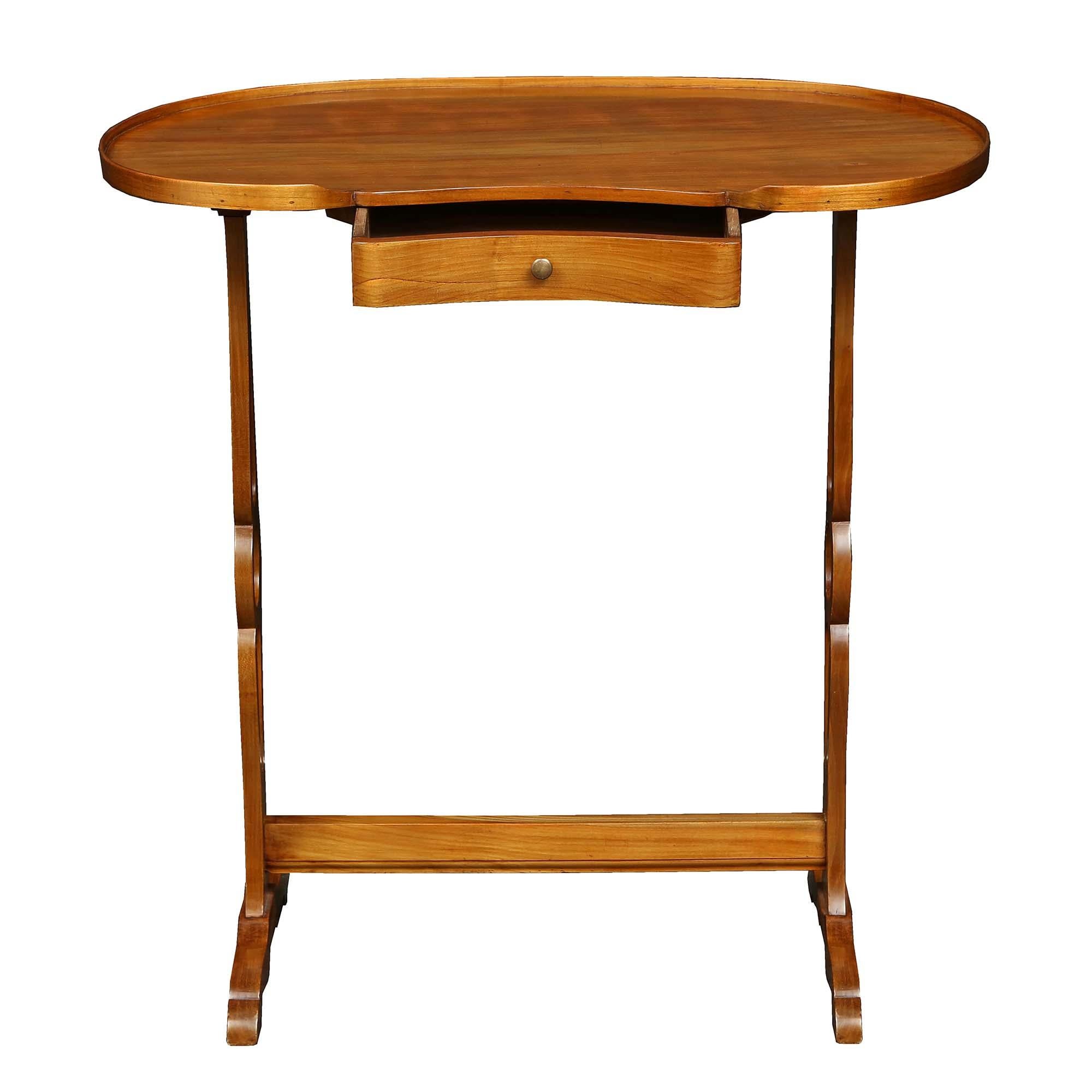 French 19th Century Light Cherry, Kidney Shaped Table In Good Condition For Sale In West Palm Beach, FL
