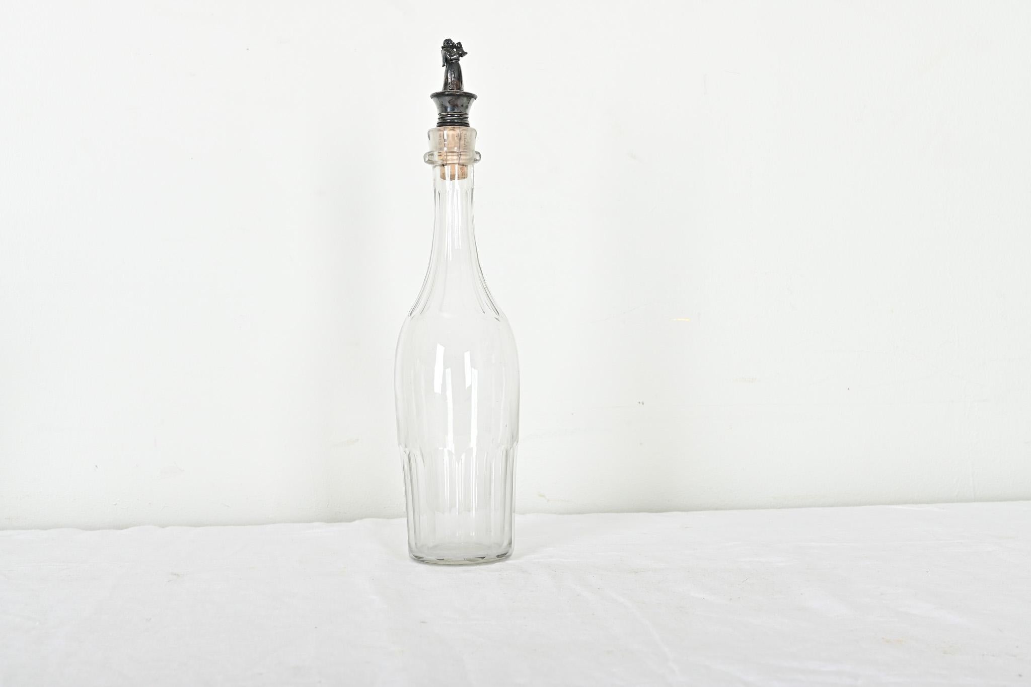 Altro Bottiglia da liquore francese del XIX secolo con tappo d'argento a forma di monaco in vendita