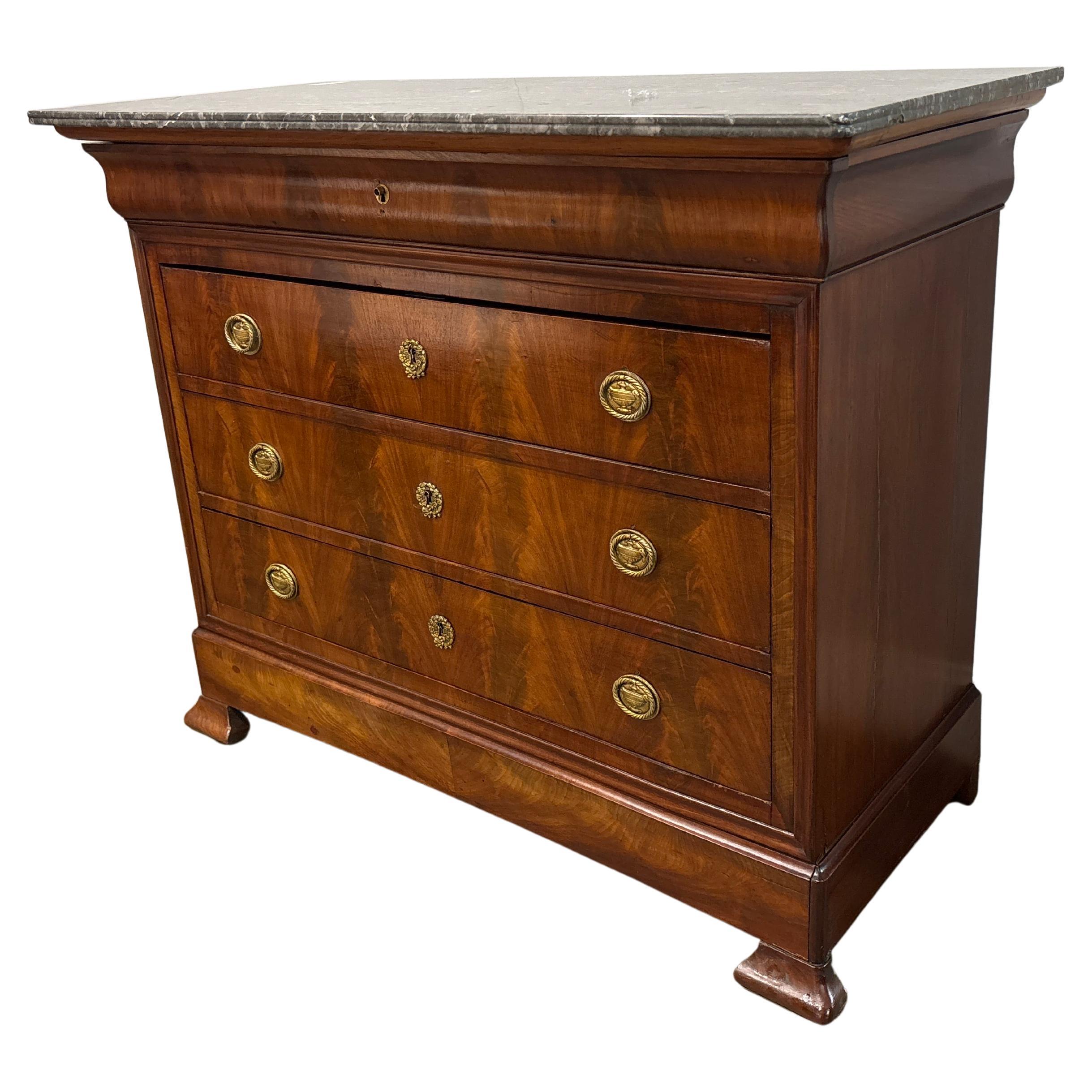 French 19th Century Loui-Philippe Commode In Good Condition In Stockbridge, GA