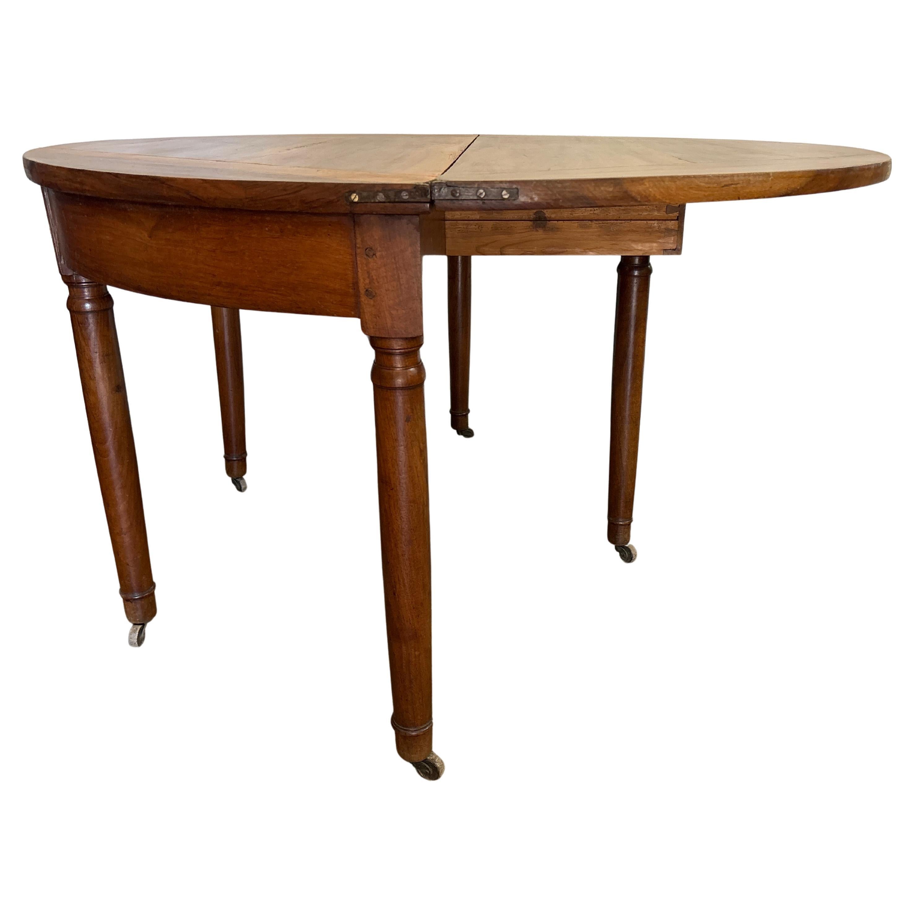 Noyer Table 1/2 lune ou table ronde Louis Philippe du 19ème siècle en vente