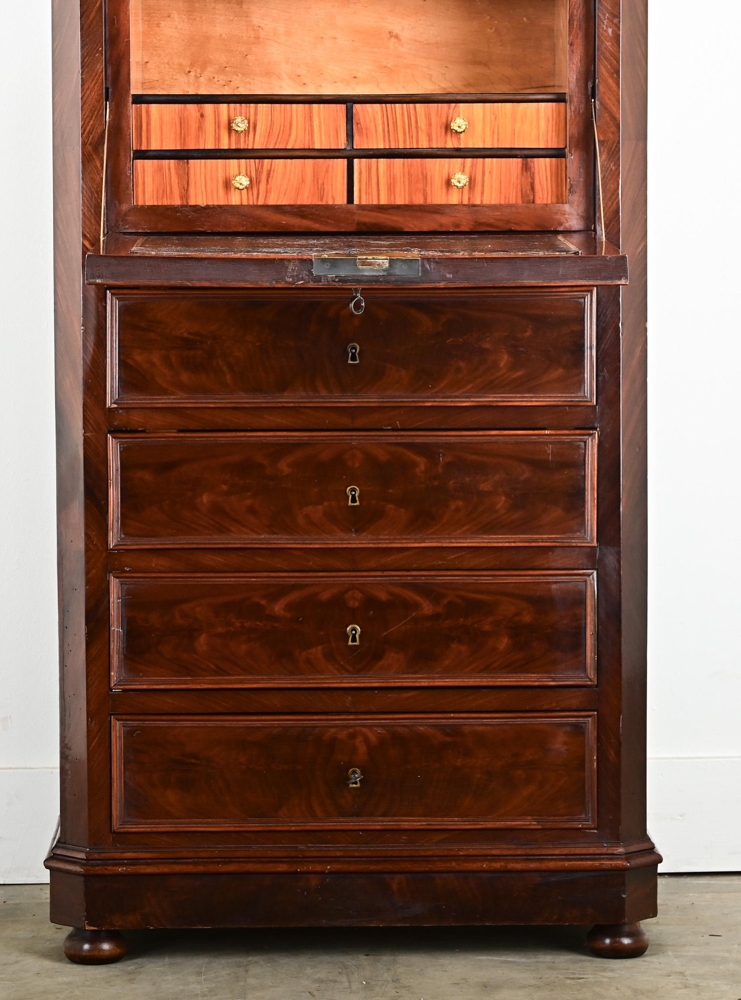 Hand-Carved French 19th Century Louis Philippe Abattant