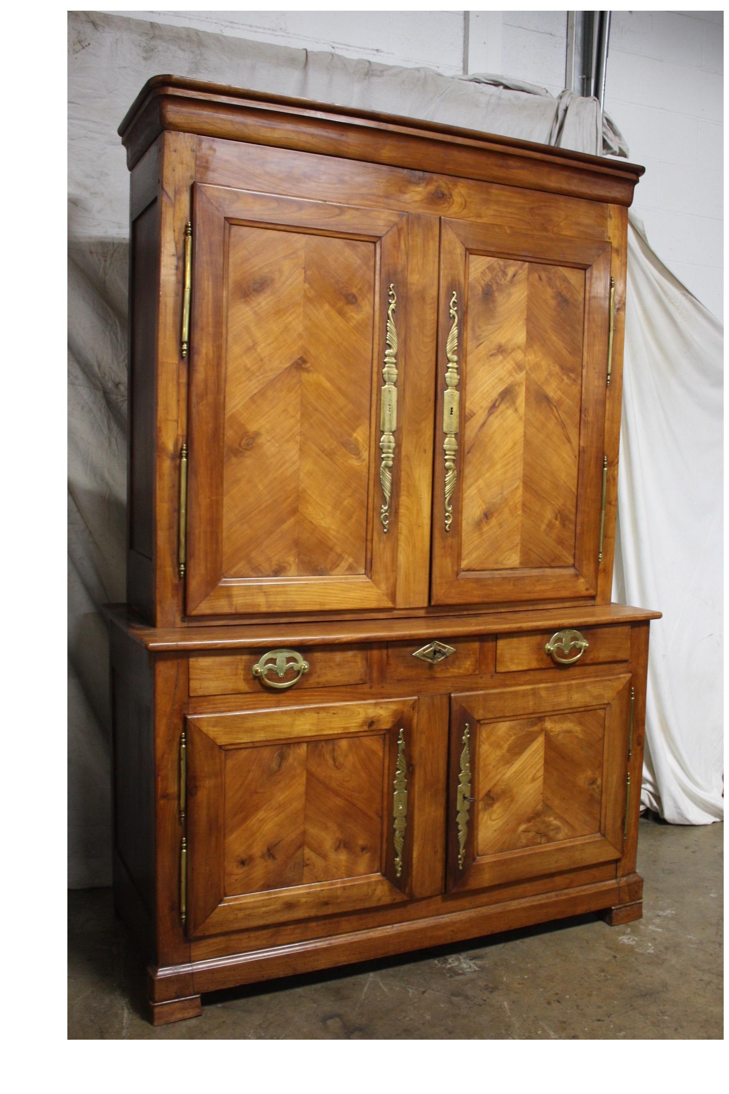 French 19th Century Louis-Philippe Buffet 2Corps For Sale 2