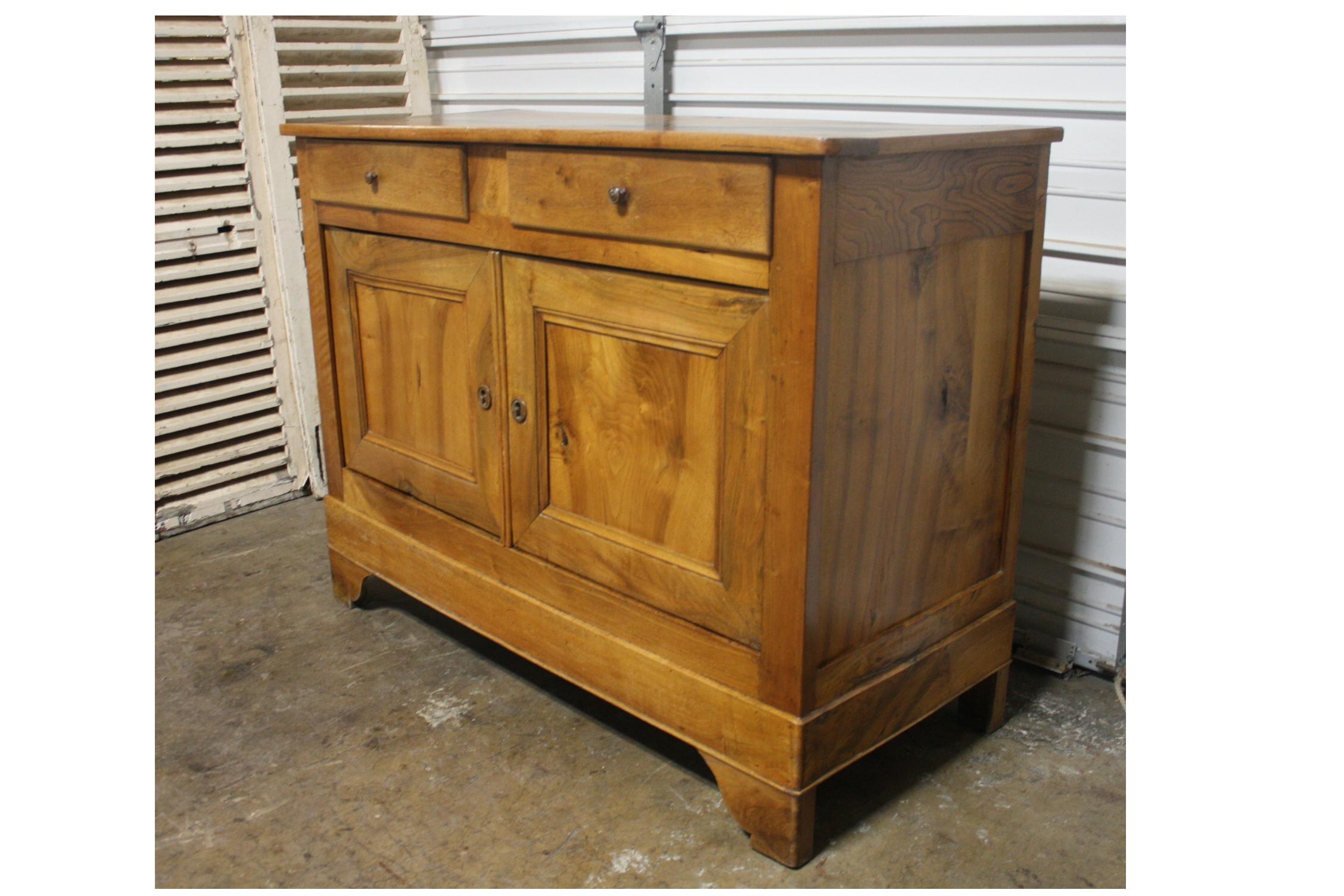 French 19th Century Louis-Philippe Buffet In Good Condition For Sale In Stockbridge, GA