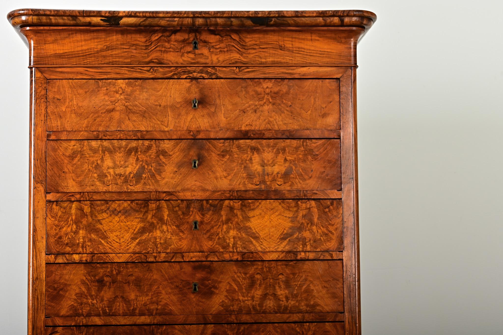 Francese Cassapanca in radica di noce francese del XIX secolo Louis Philippe in vendita