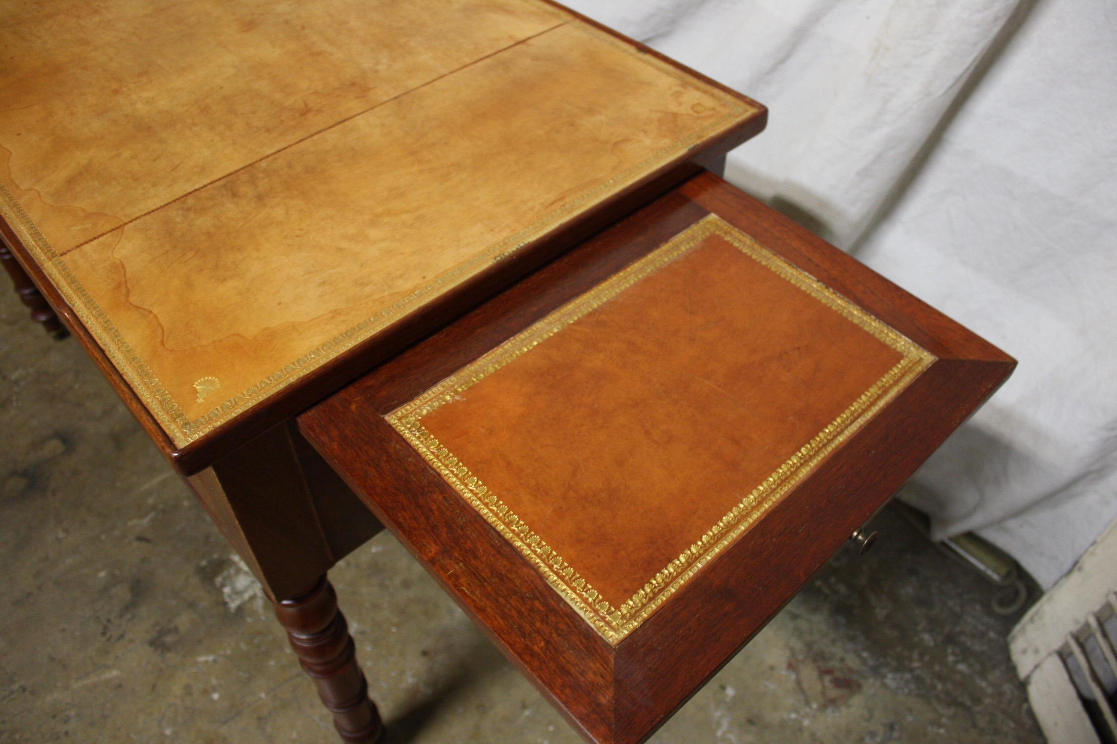 French 19th Century Louis-Philippe Desk In Good Condition In Stockbridge, GA