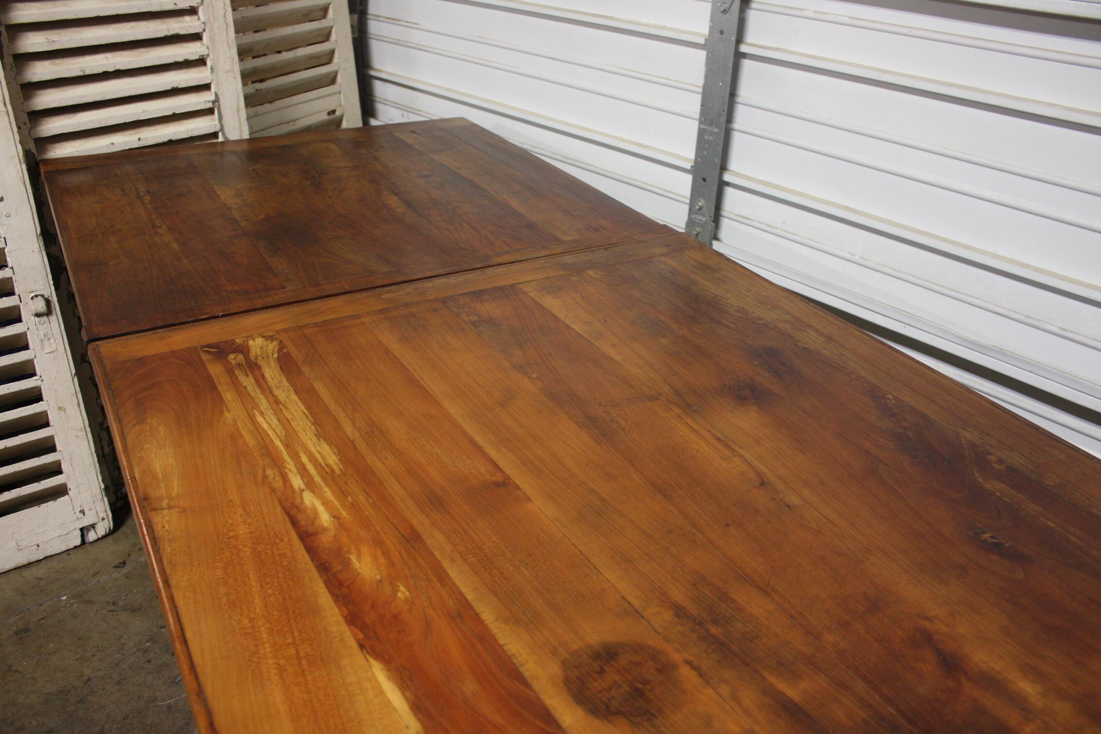 French 19th Century Louis-Philippe Dining Room Table In Good Condition In Stockbridge, GA