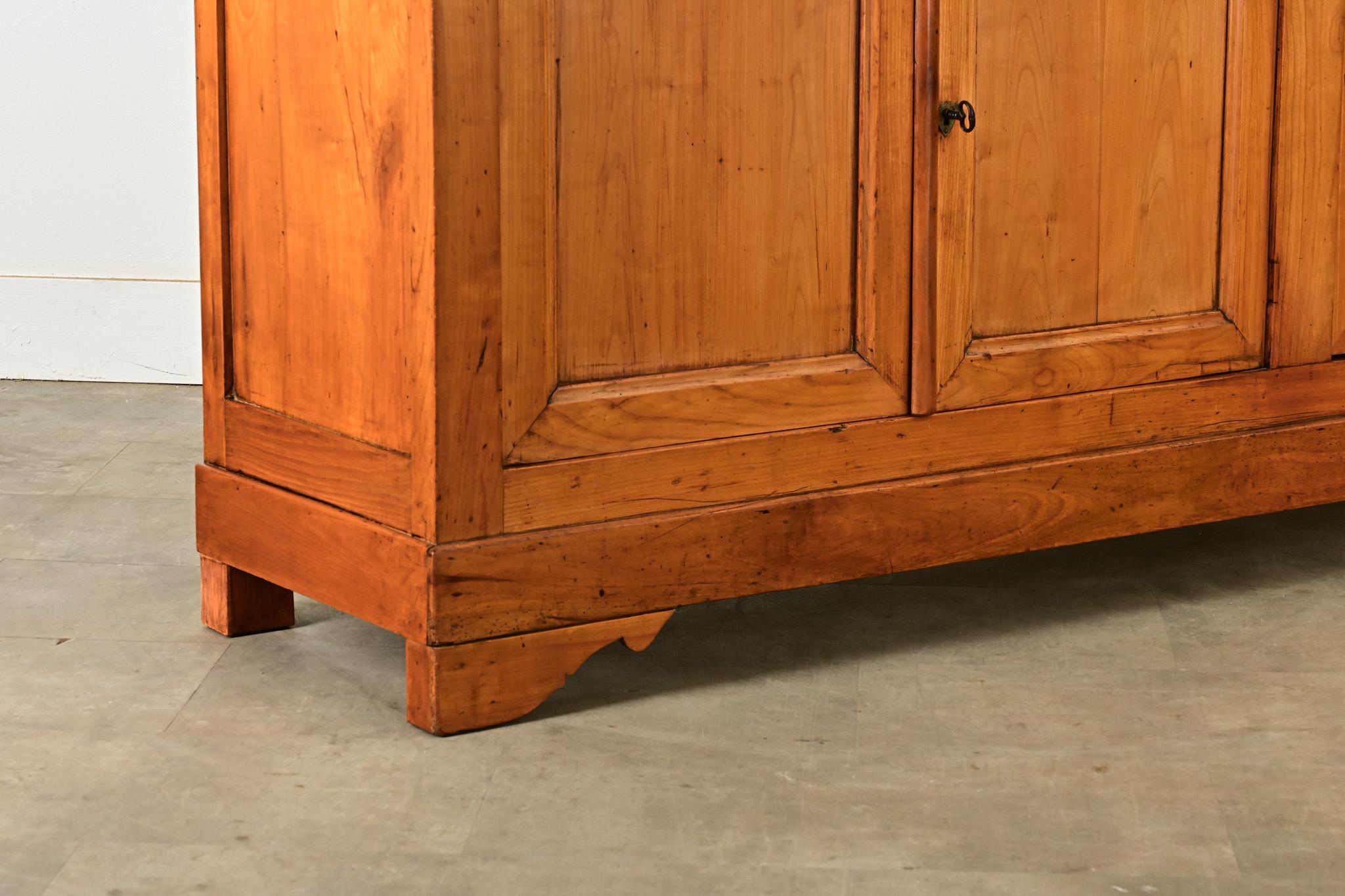 Enfilade francese in legno di Louis Philippe del XIX secolo in vendita 3