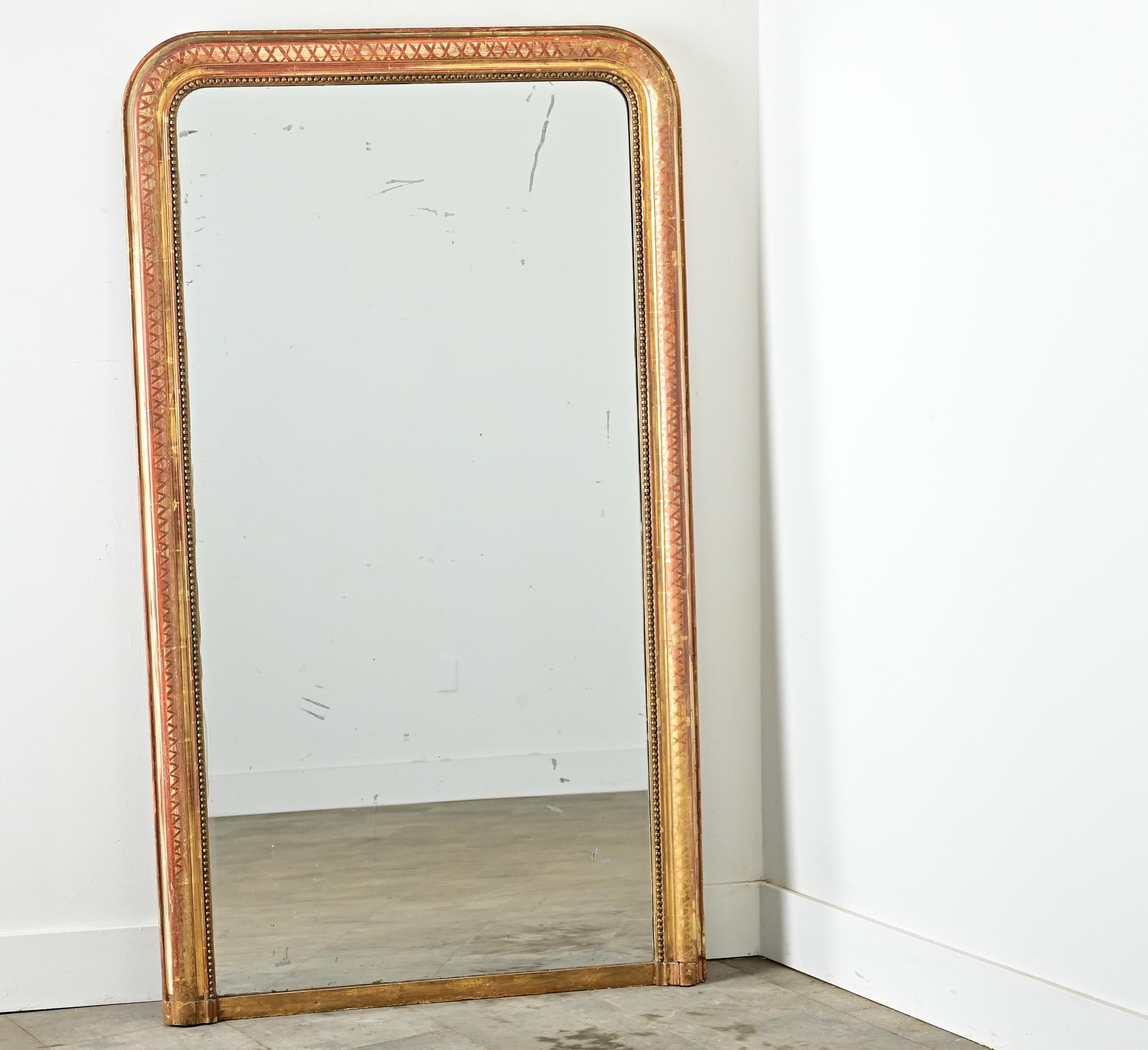 Sculpté Miroir de cheminée Louis Philippe doré du 19ème siècle en vente