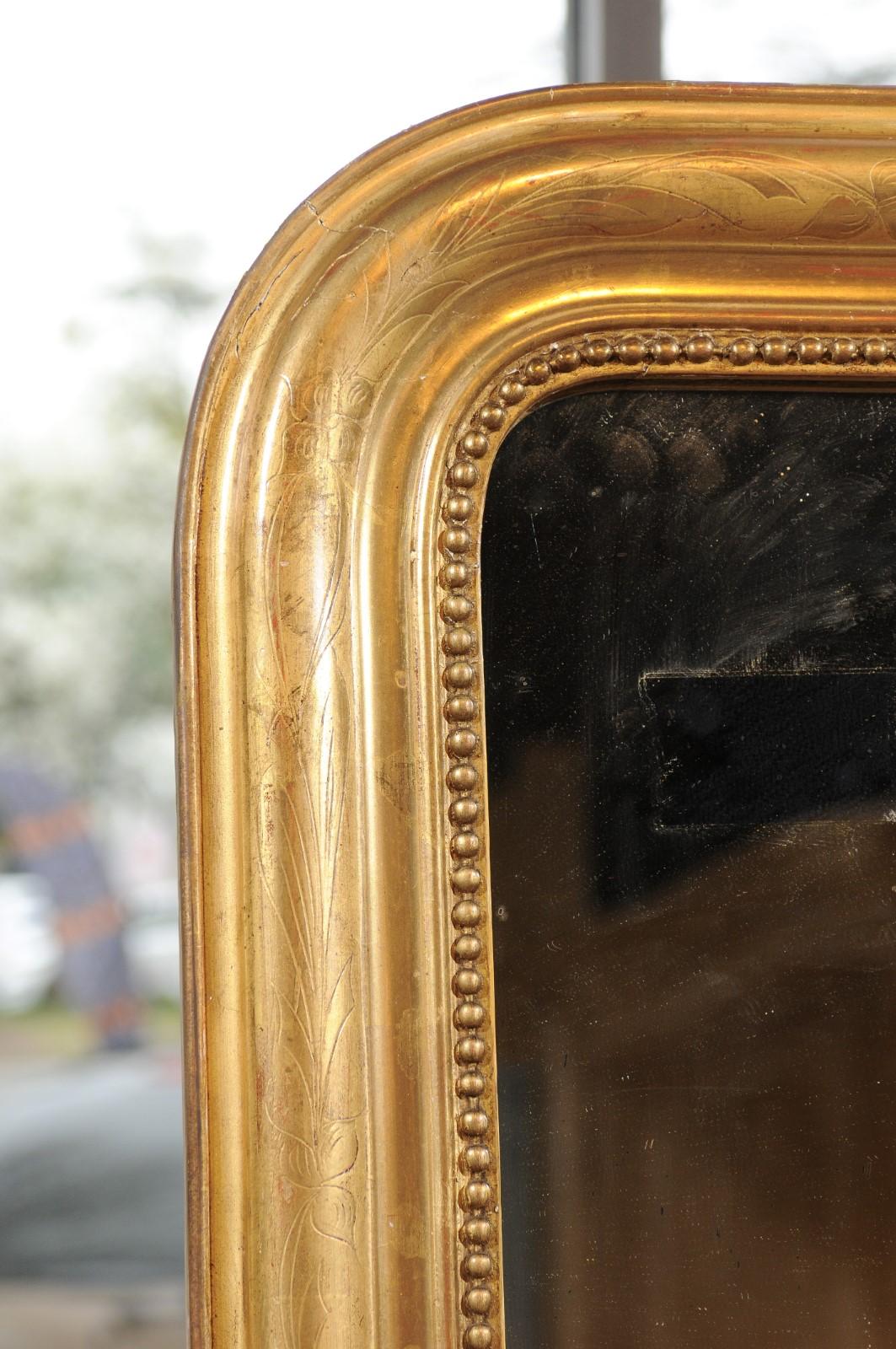 French 19th Century Louis-Philippe Giltwood Mirror with Foliage and Beading 4