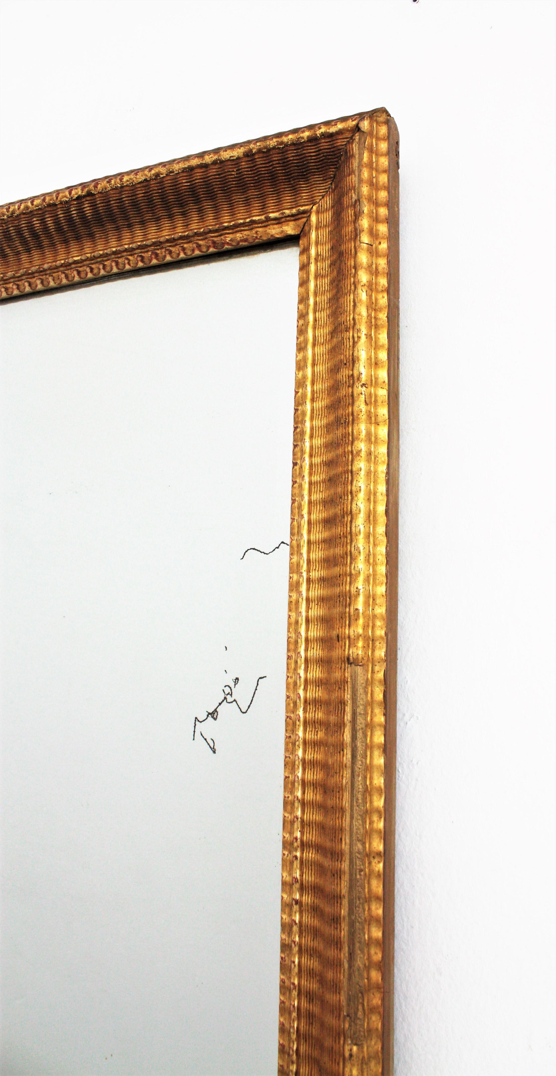 Rechteckiger Wandspiegel von Louis Philippe aus vergoldetem Holz und geripptem Schnitzrahmen im Angebot 2