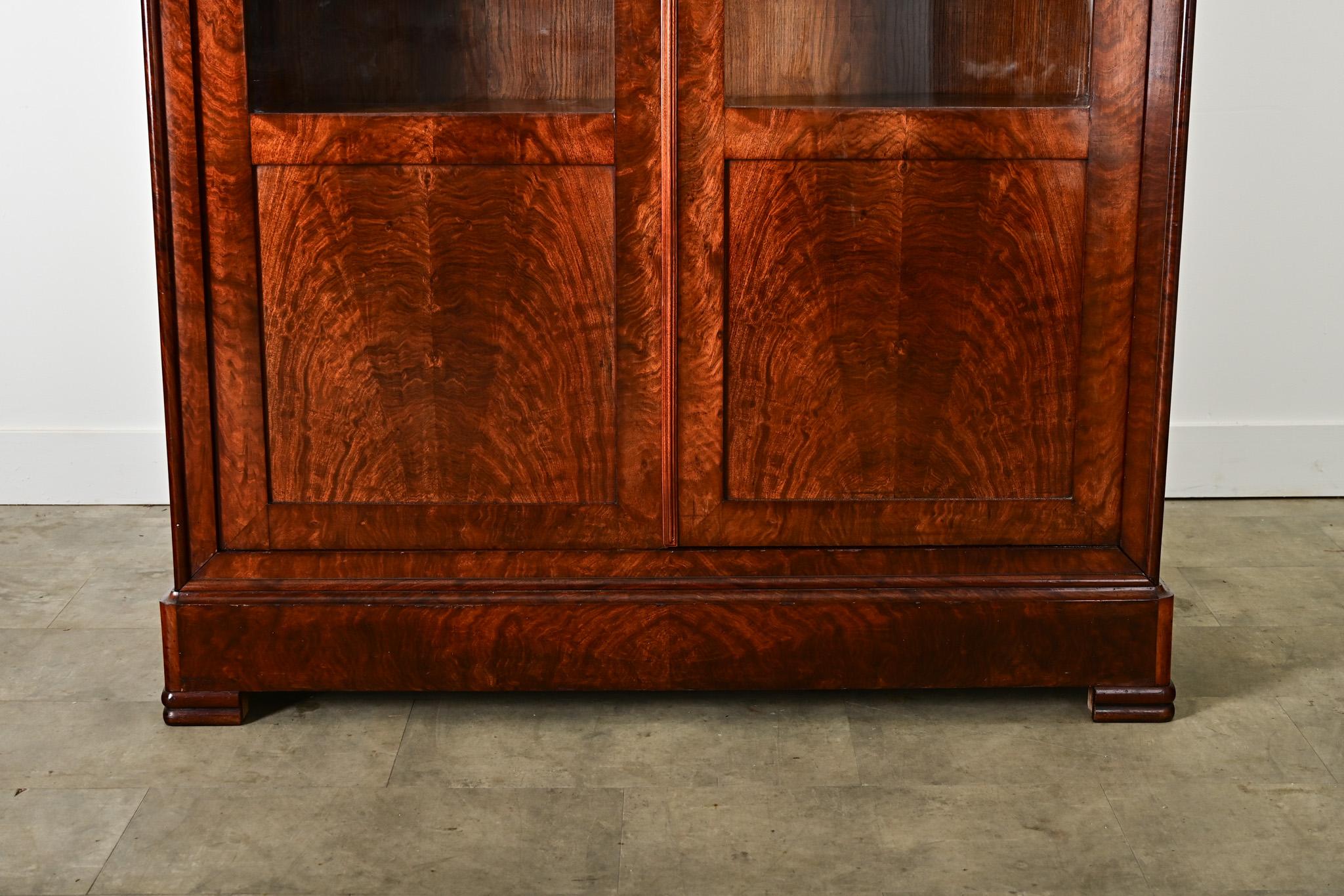 Französische Louis Philippe Mahagoni-Bibliotheke aus dem 19. (Sonstiges) im Angebot