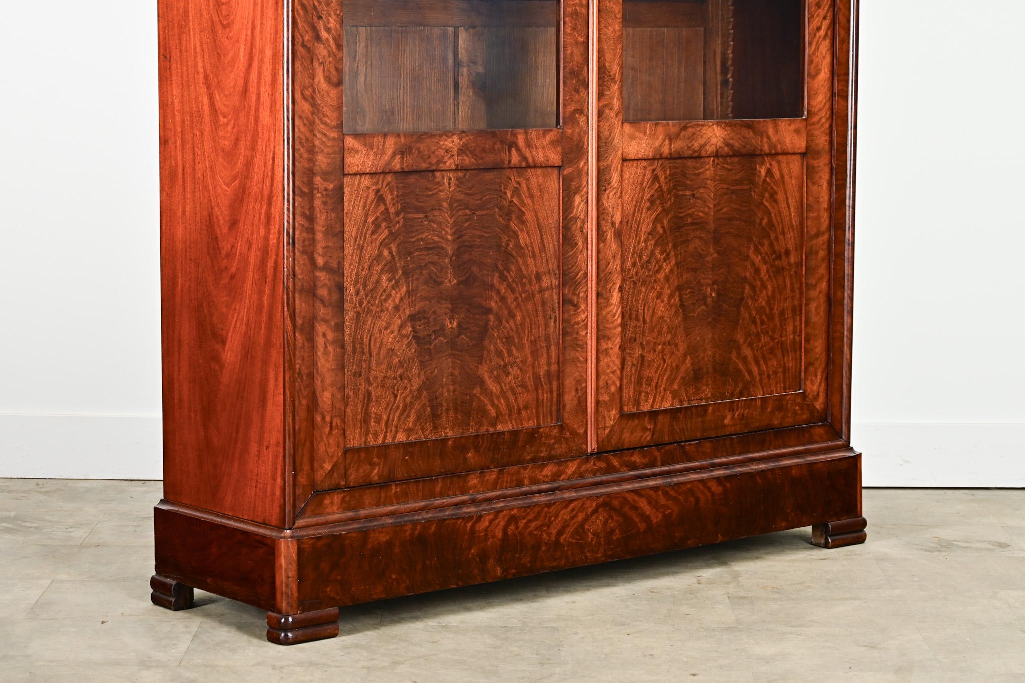 Französische Louis Philippe Mahagoni-Bibliotheke aus dem 19. im Angebot 2