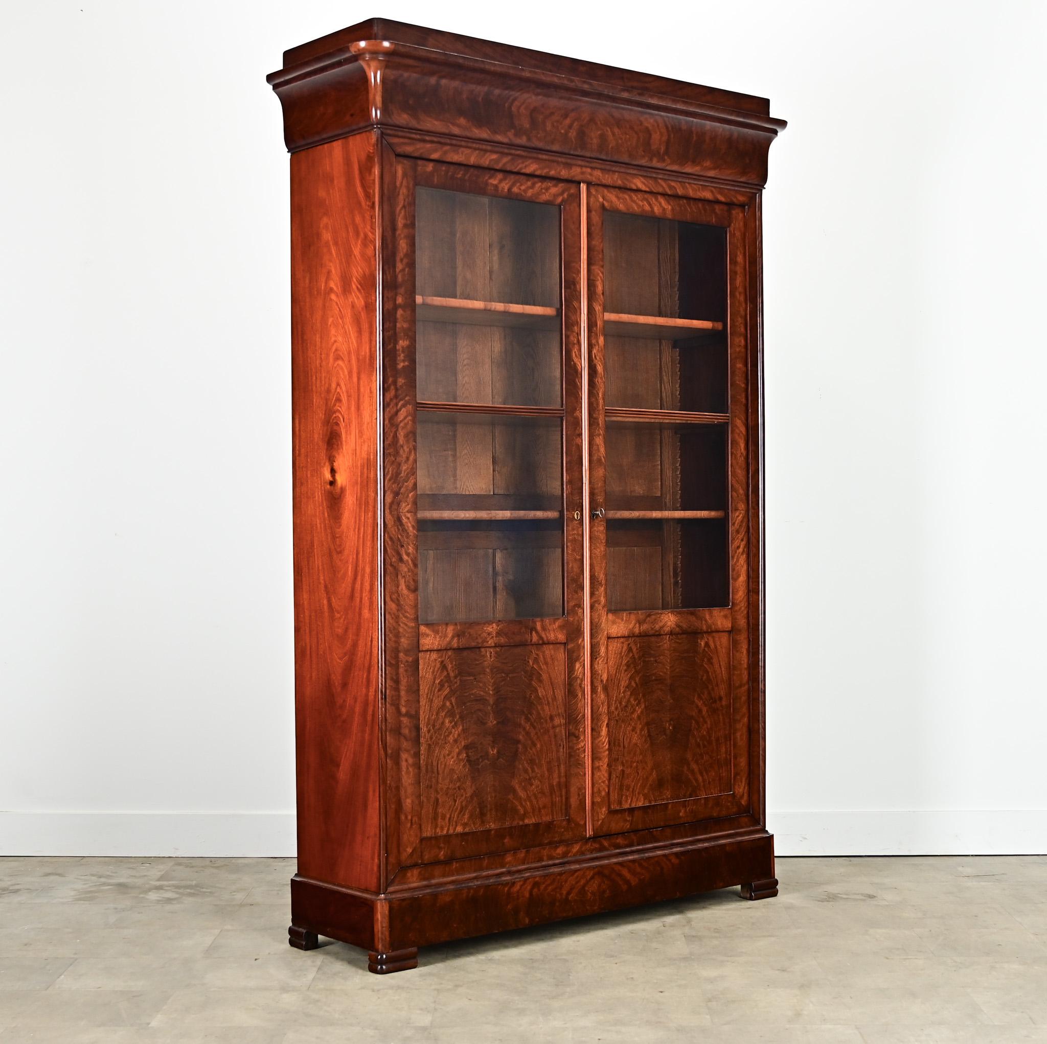 Französische Louis Philippe Mahagoni-Bibliotheke aus dem 19. im Angebot 3