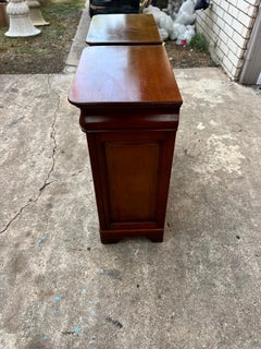 French 19th Century Louis Philippe Pair of Walnut Nightstands