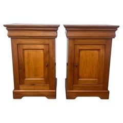 French 19th Century Louis Philippe Pair of Walnut Nightstands