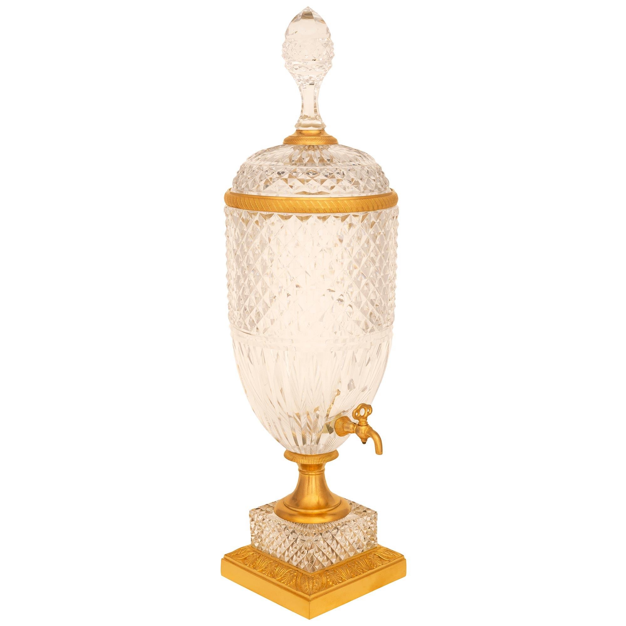 Französisch 19. Jahrhundert Louis Philippe Periode Baccarat Kristall und Ormolu-Brunnen im Zustand „Gut“ im Angebot in West Palm Beach, FL