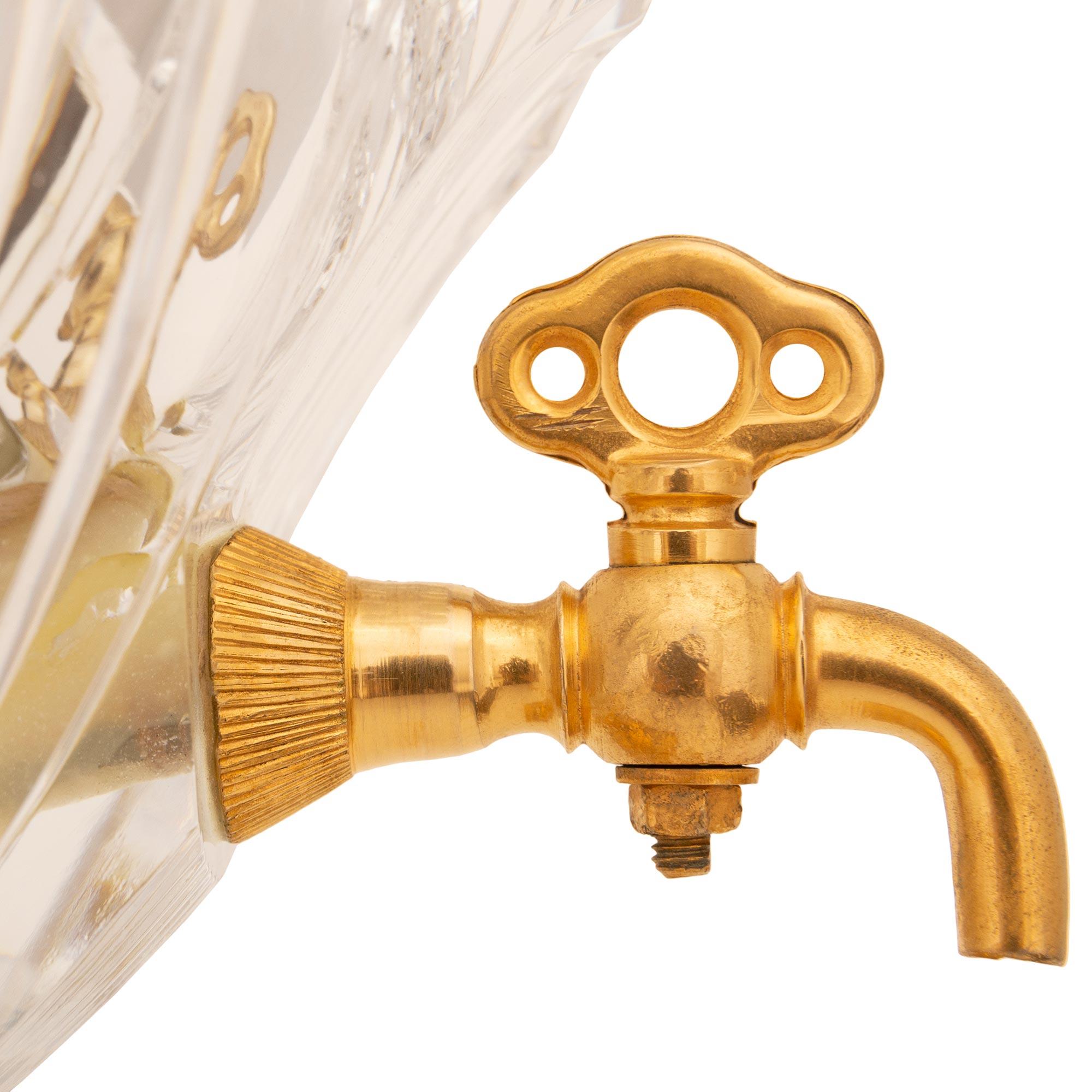 Französisch 19. Jahrhundert Louis Philippe Periode Baccarat Kristall und Ormolu-Brunnen im Angebot 5