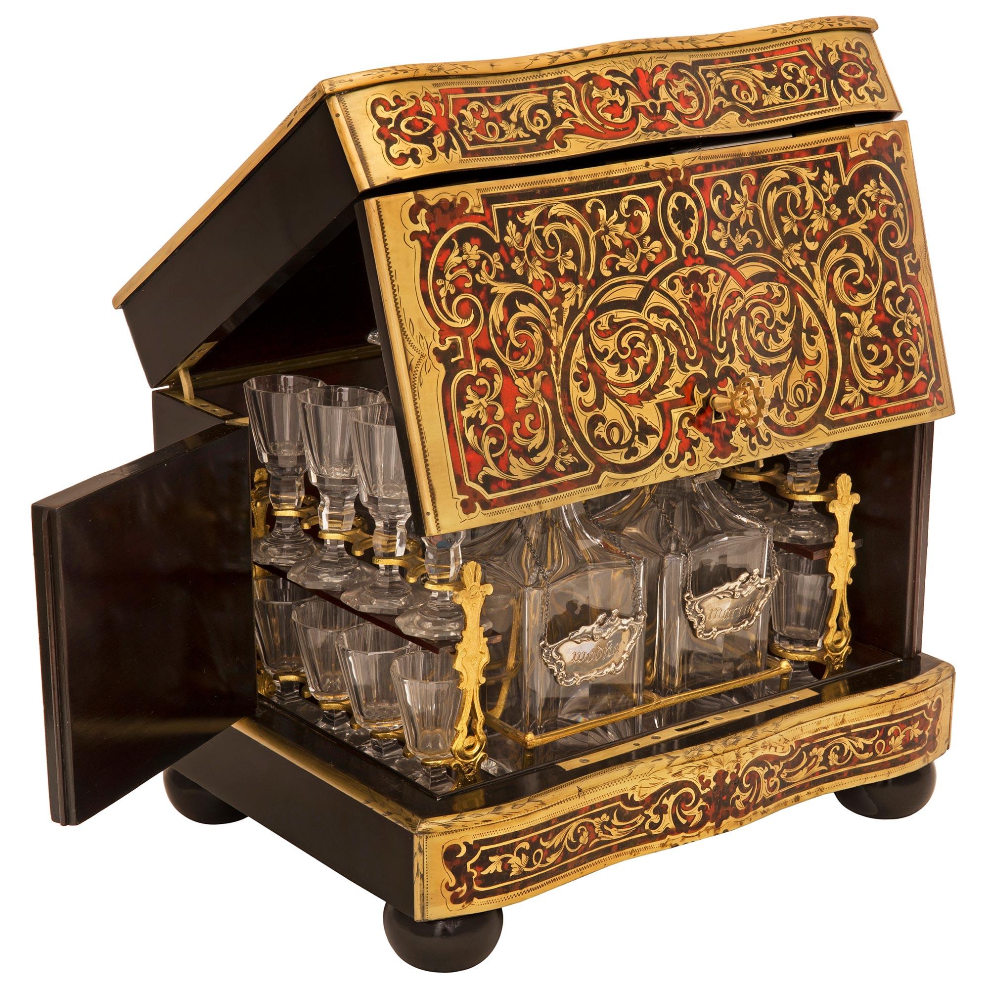 French 19th Century Louis Philippe Period Boulle Cave a Liqueur In Good Condition For Sale In West Palm Beach, FL