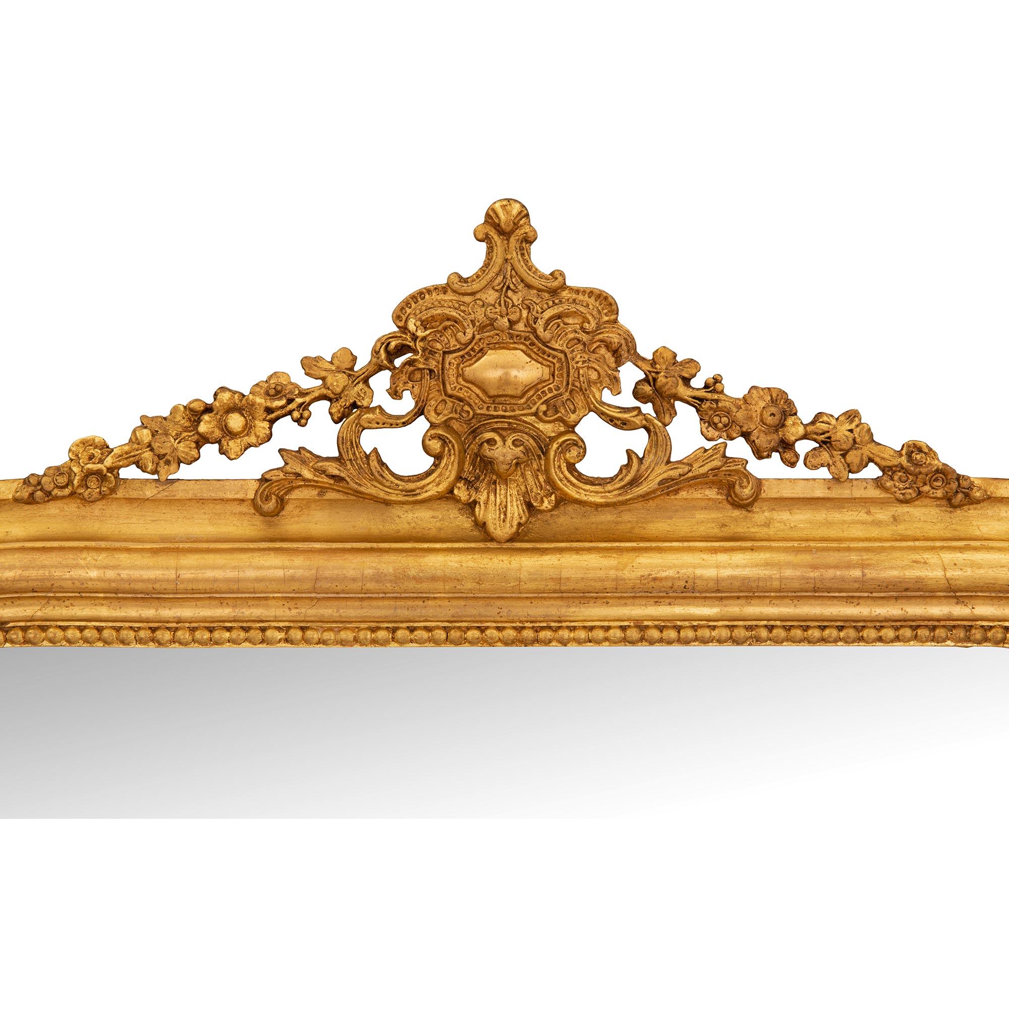 Français Miroir en bois doré d'époque Louis Philippe du 19ème siècle français en vente