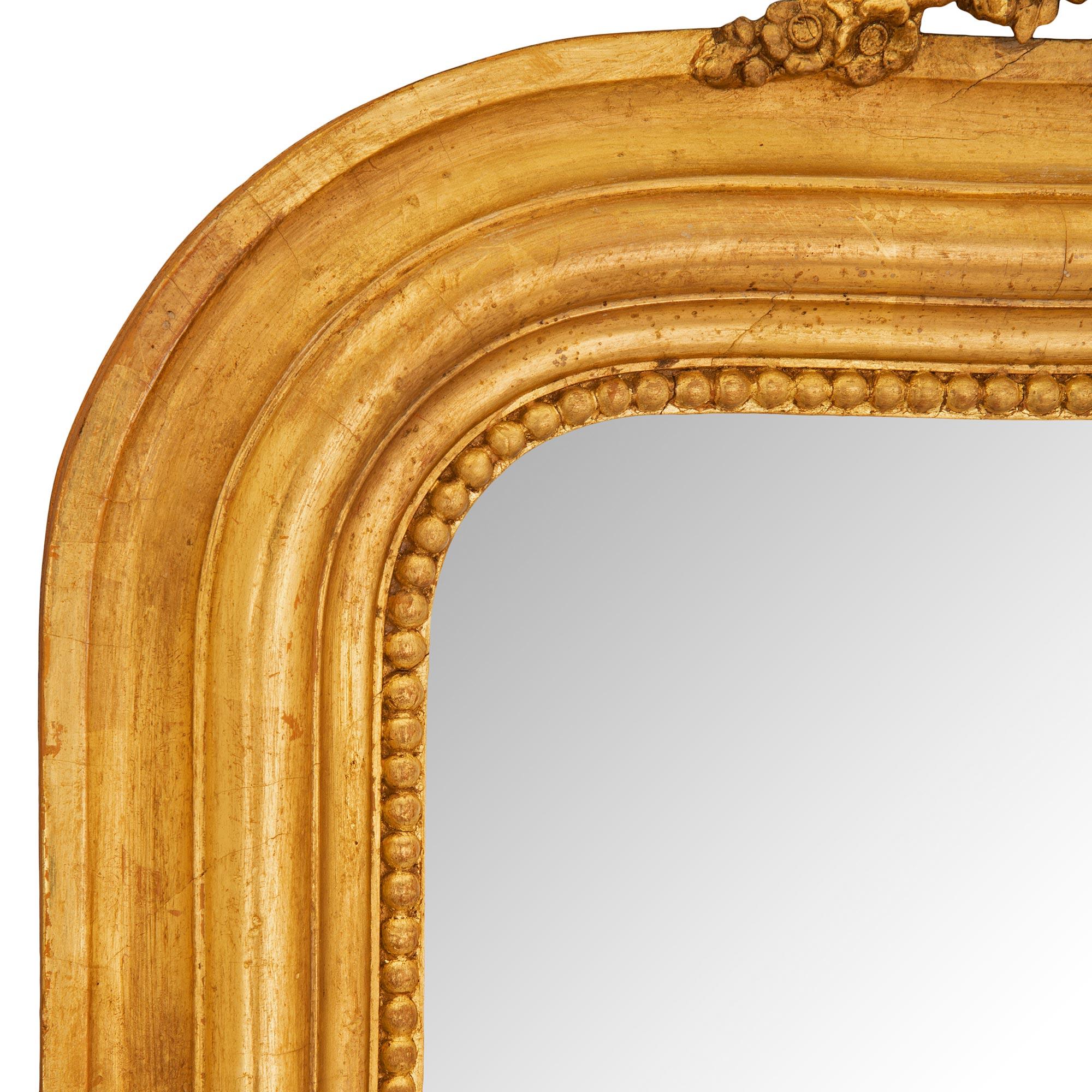 Miroir en bois doré d'époque Louis Philippe du 19ème siècle français Bon état - En vente à West Palm Beach, FL