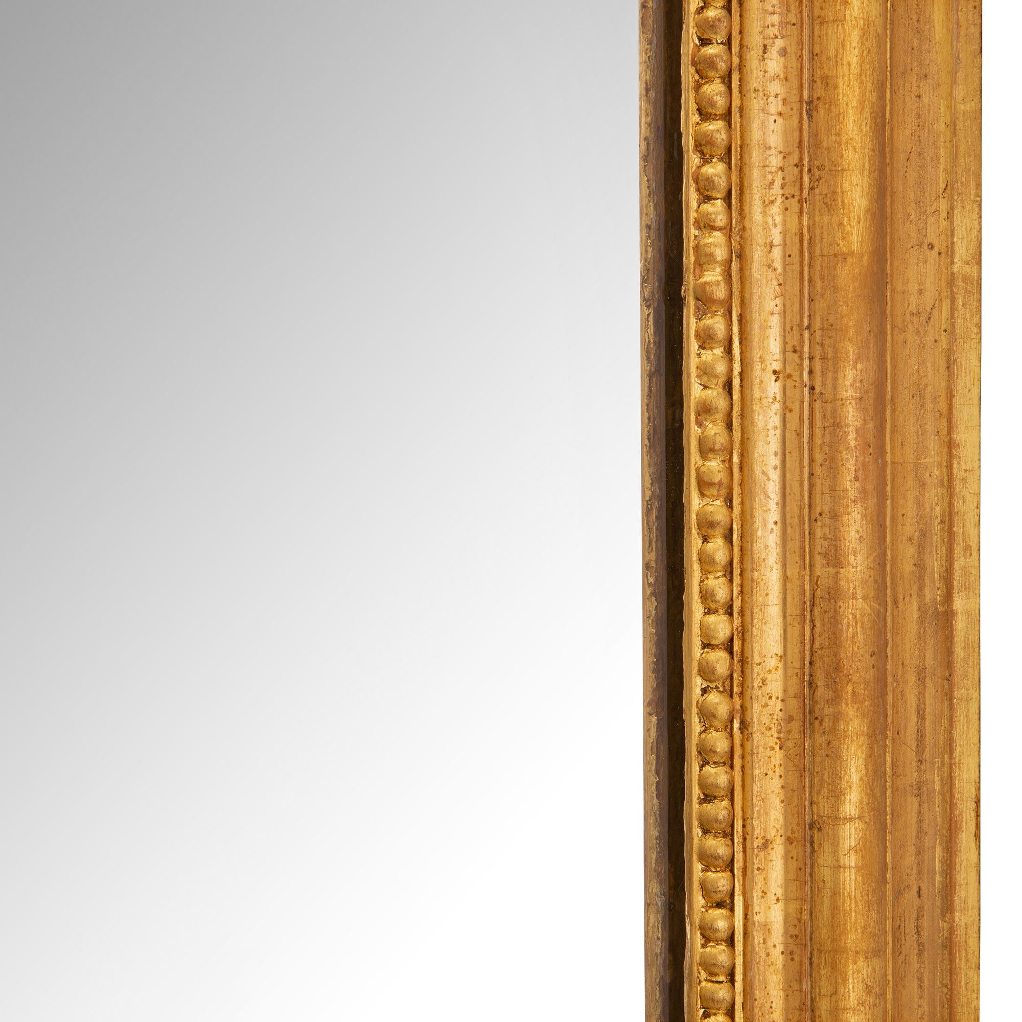 XIXe siècle Miroir en bois doré d'époque Louis Philippe du 19ème siècle français en vente