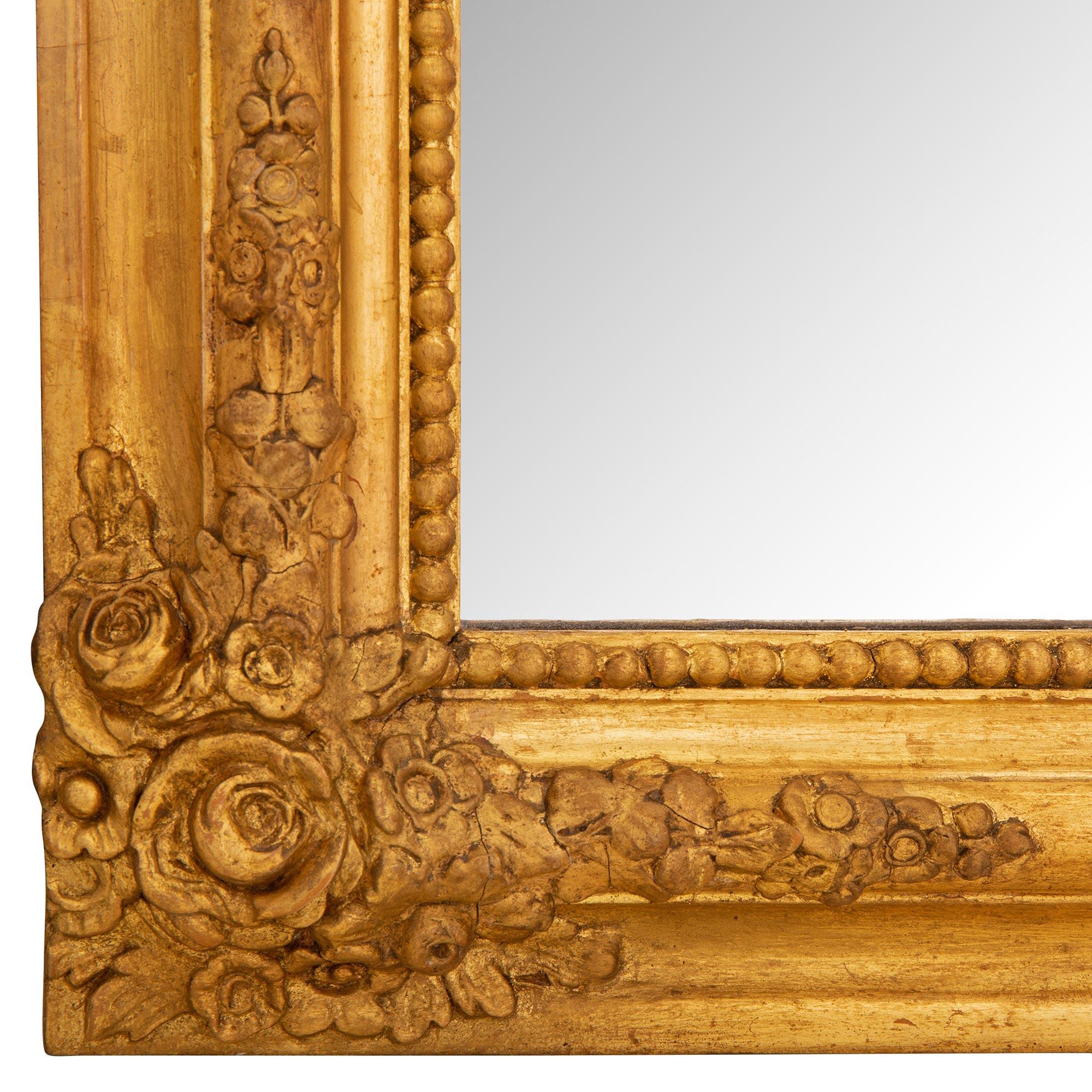 Miroir en bois doré d'époque Louis Philippe du 19ème siècle français en vente 1