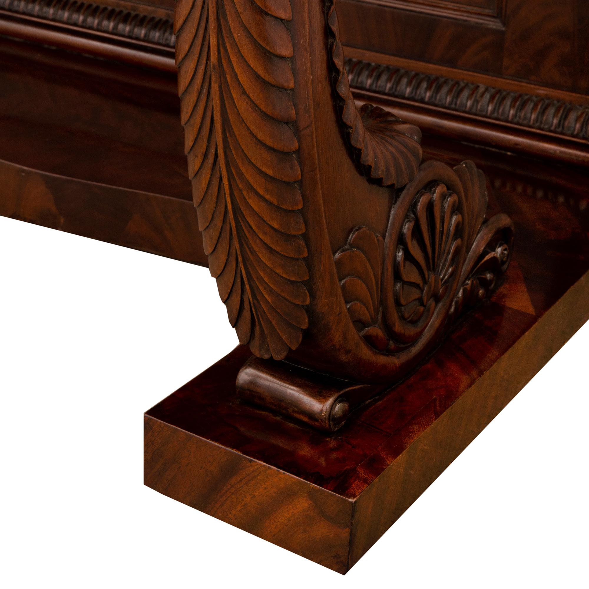 Console francese del XIX secolo del periodo Louis Philippe in mogano e marmo in vendita 2