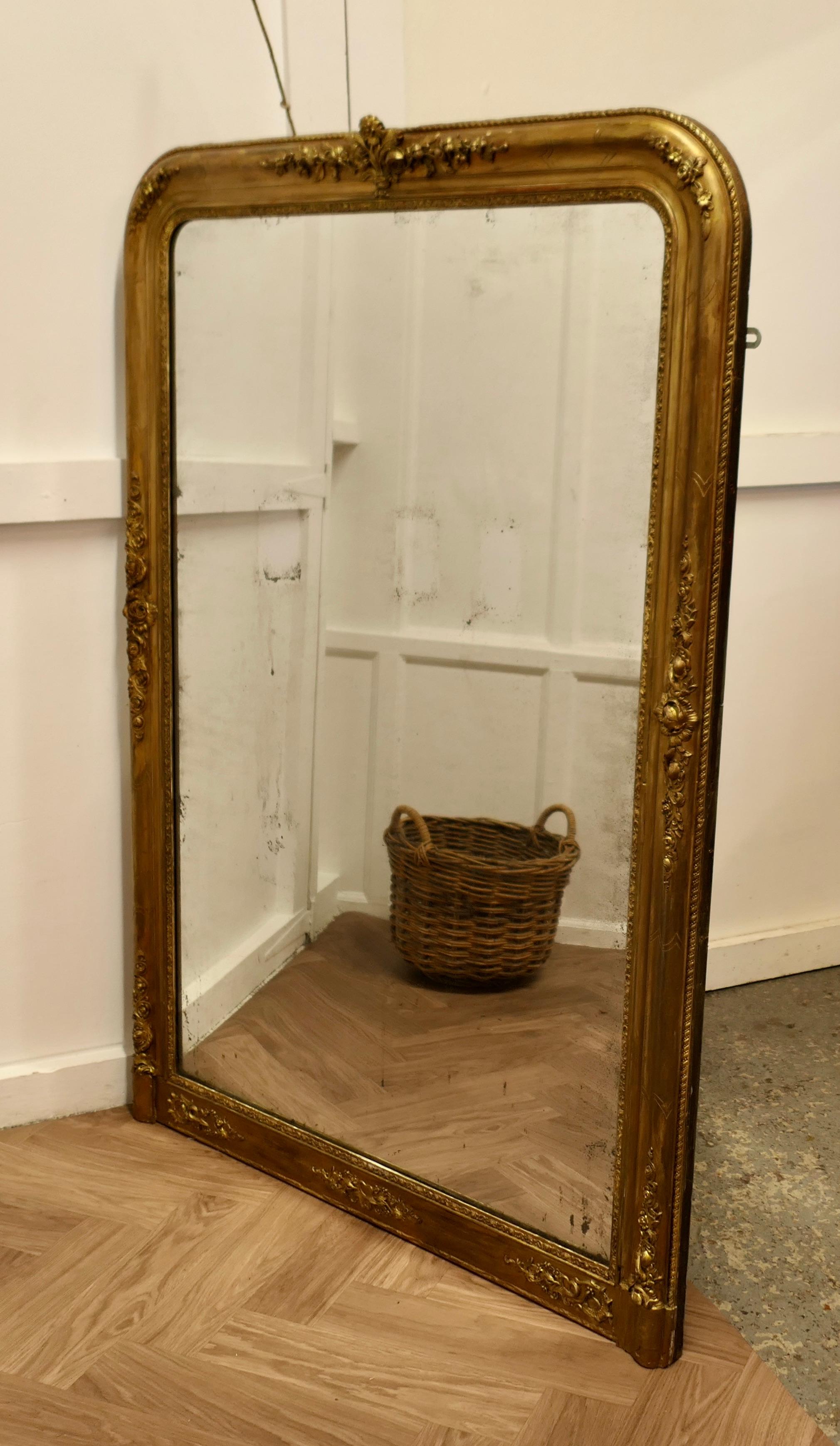 Specchio dorato shabby francese del XIX secolo Louis Philippe in vendita 1