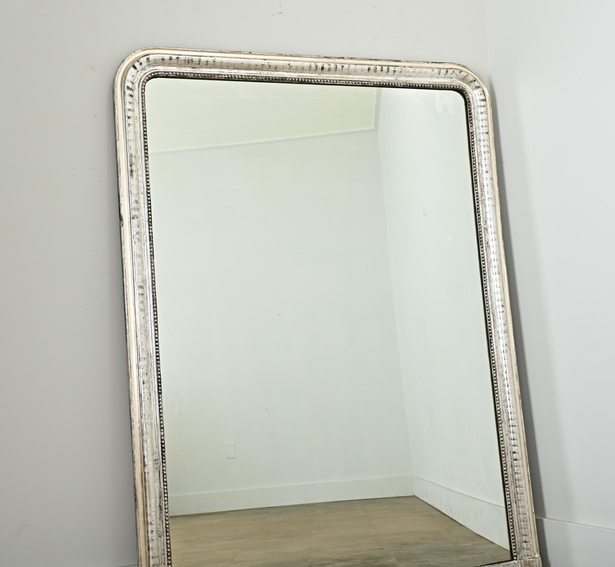 Autre Miroir Louis Philippe français du 19ème siècle en argent doré en vente