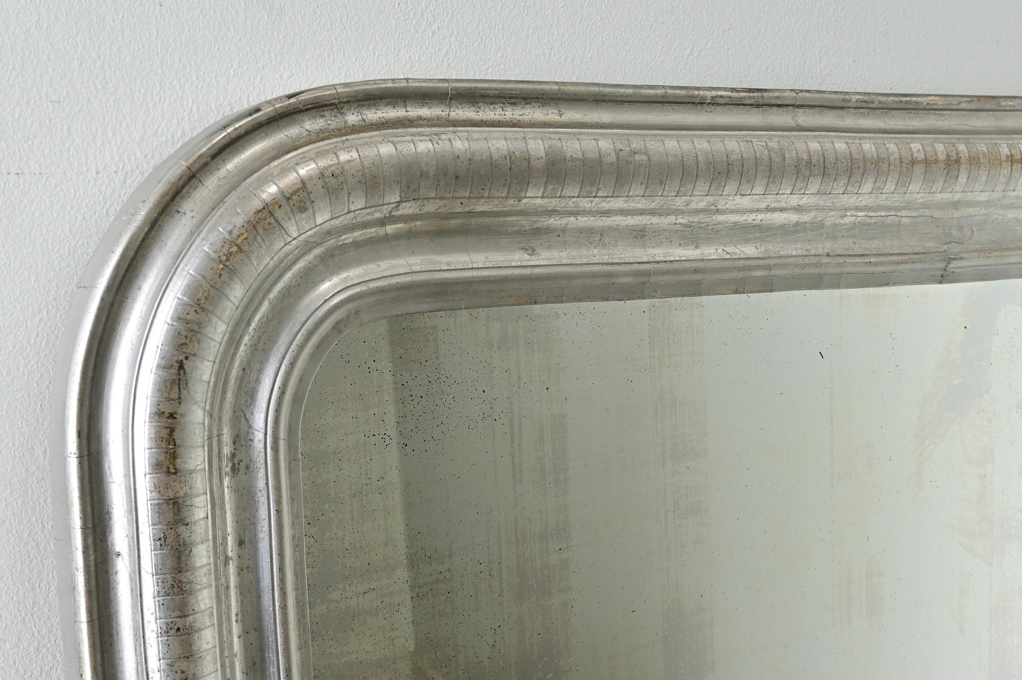 Specchio francese del XIX secolo Louis Philippe in argento dorato in vendita 2