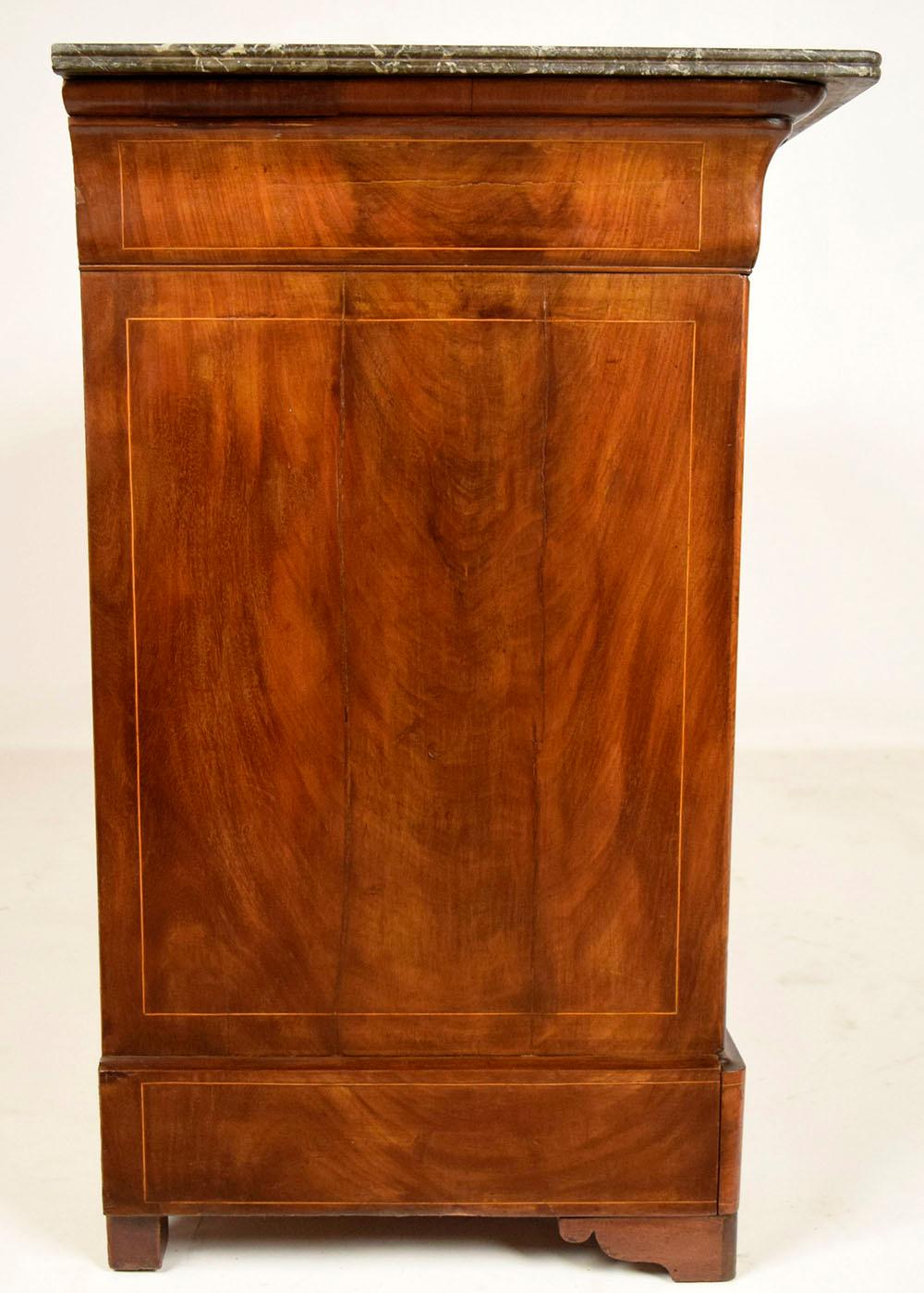 French 19th Century Louis Philippe-Style Chest of Drawers (Marmor)