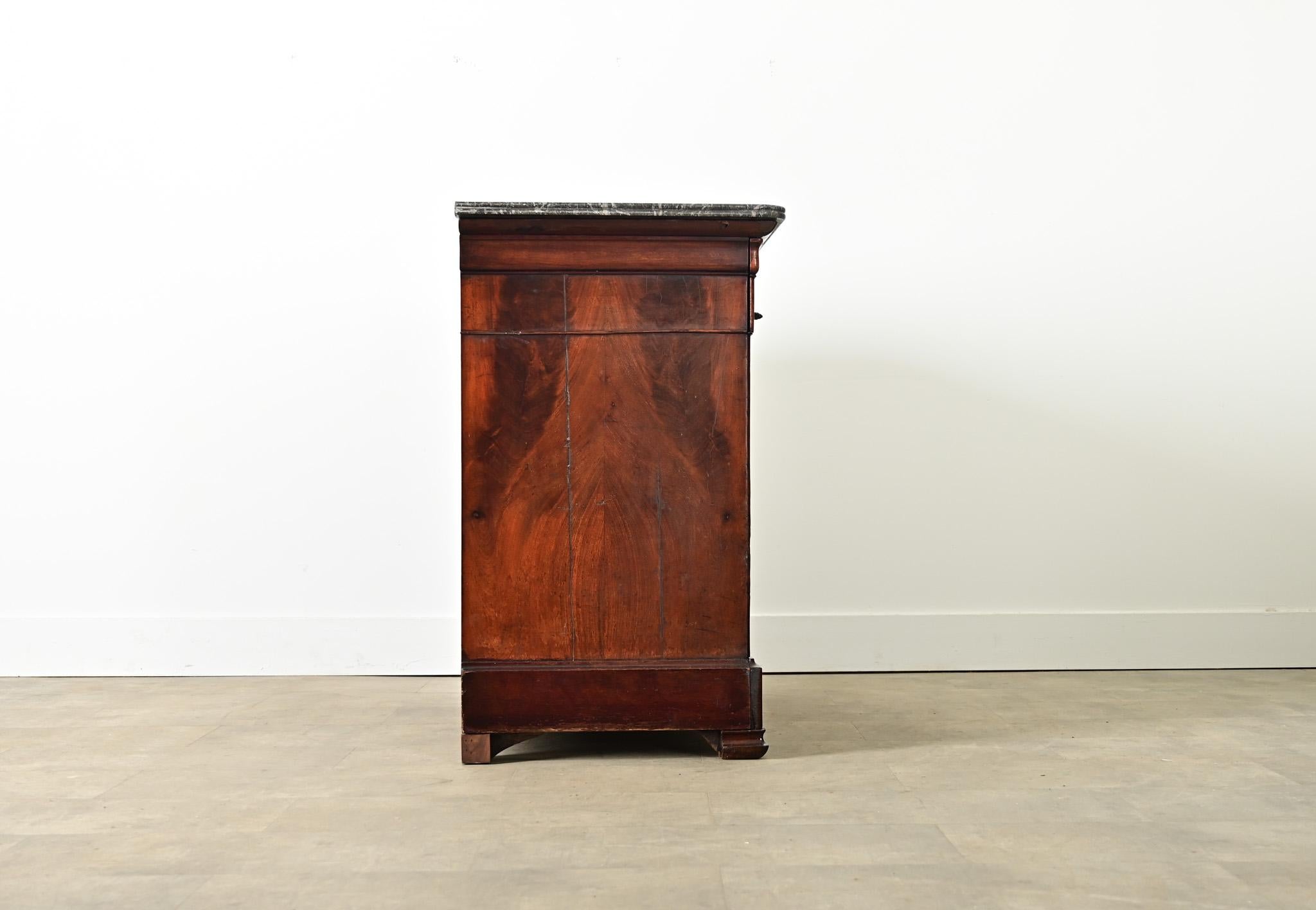 French 19th Century Louis Philippe Style Commode with Secretary in vendita 3