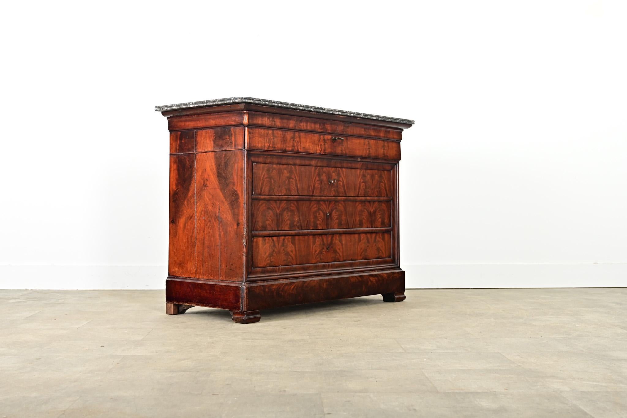 French 19th Century Louis Philippe Style Commode with Secretary in vendita 4