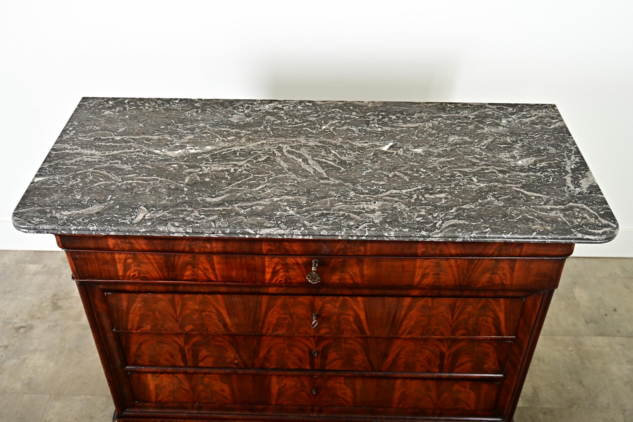 Pelle French 19th Century Louis Philippe Style Commode with Secretary in vendita
