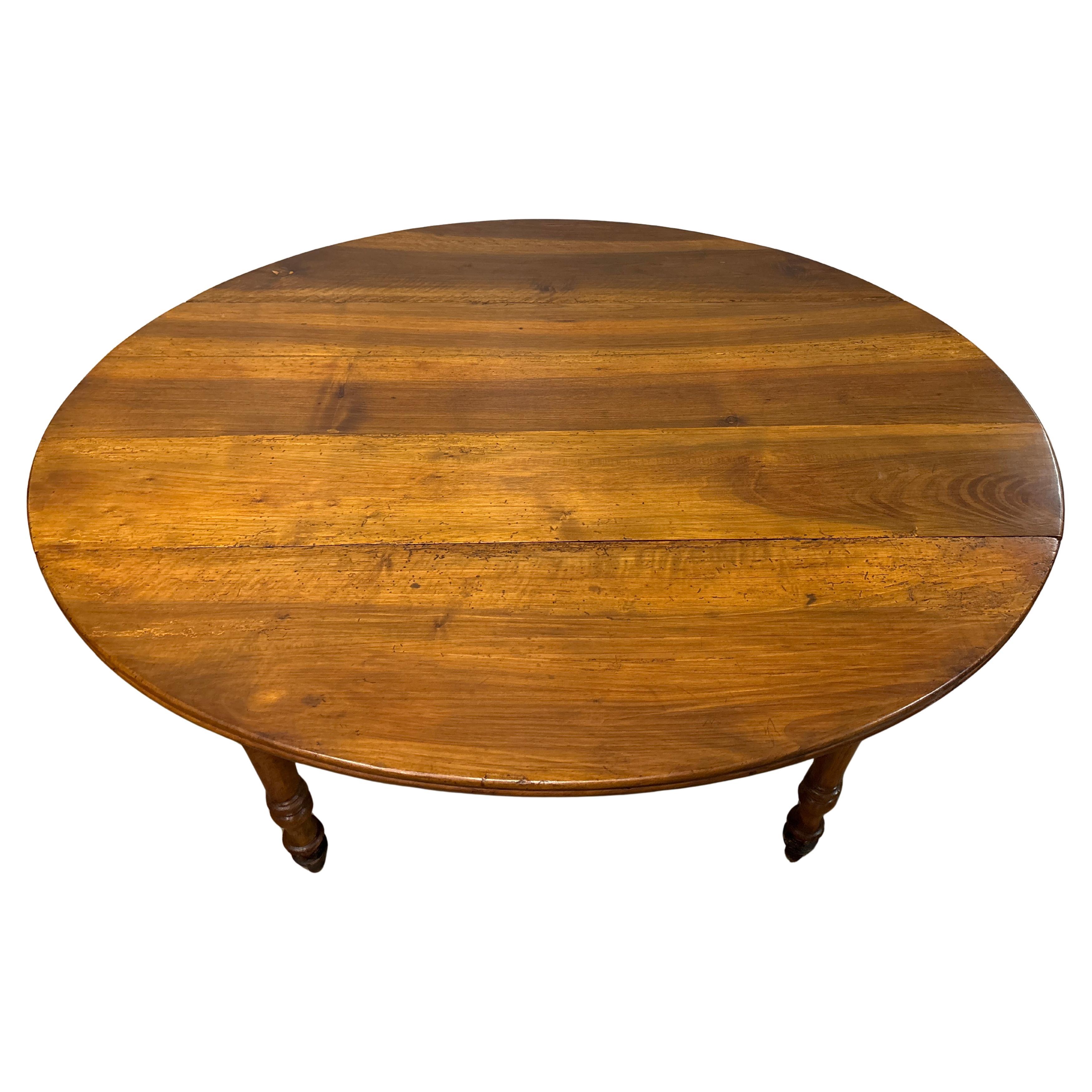 French 19th Century Louis-Philippe Table Nogal en venta