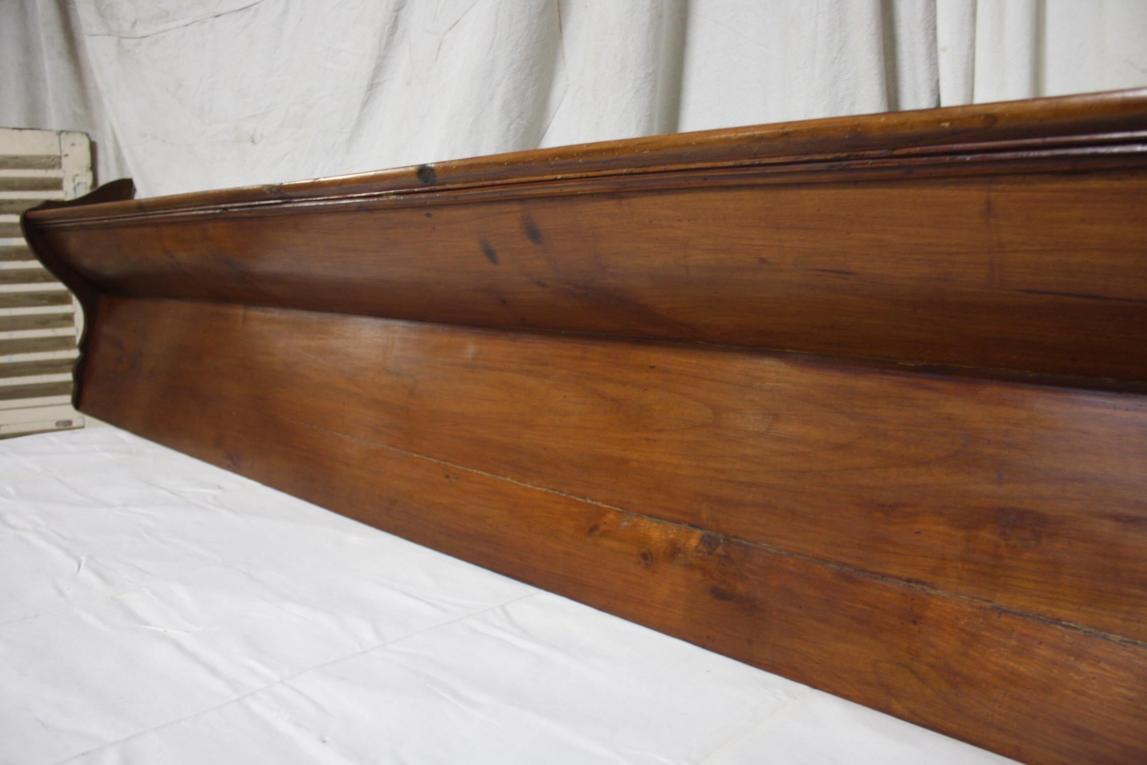 French 19th Century Louis-Philippe Wall Shelf In Good Condition For Sale In Stockbridge, GA