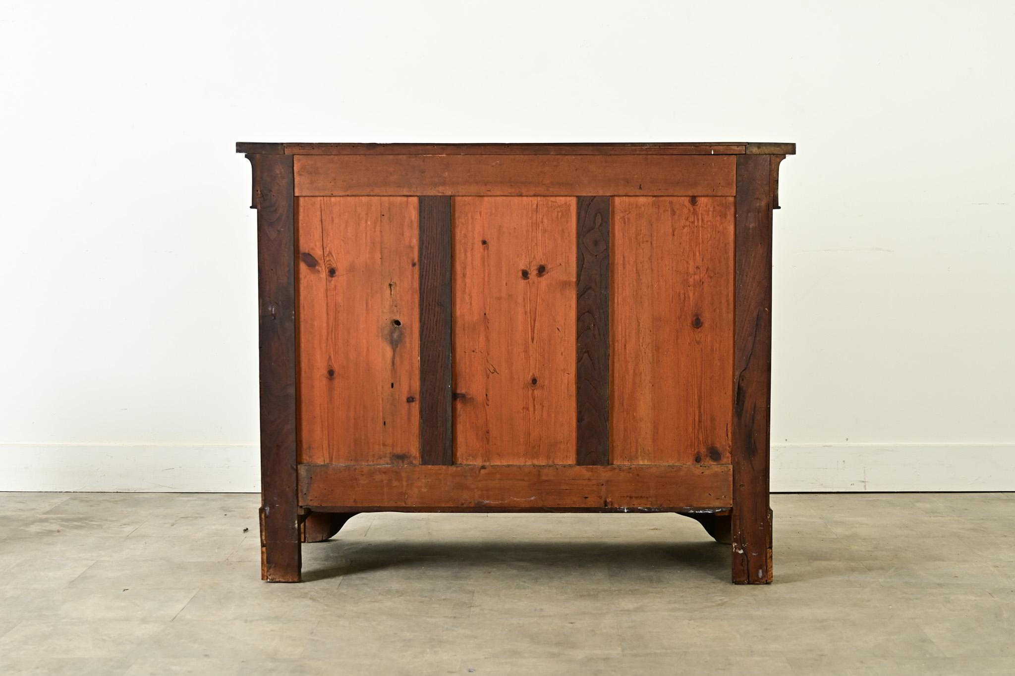 Commode francese in noce Louis Philippe del XIX secolo in vendita 4