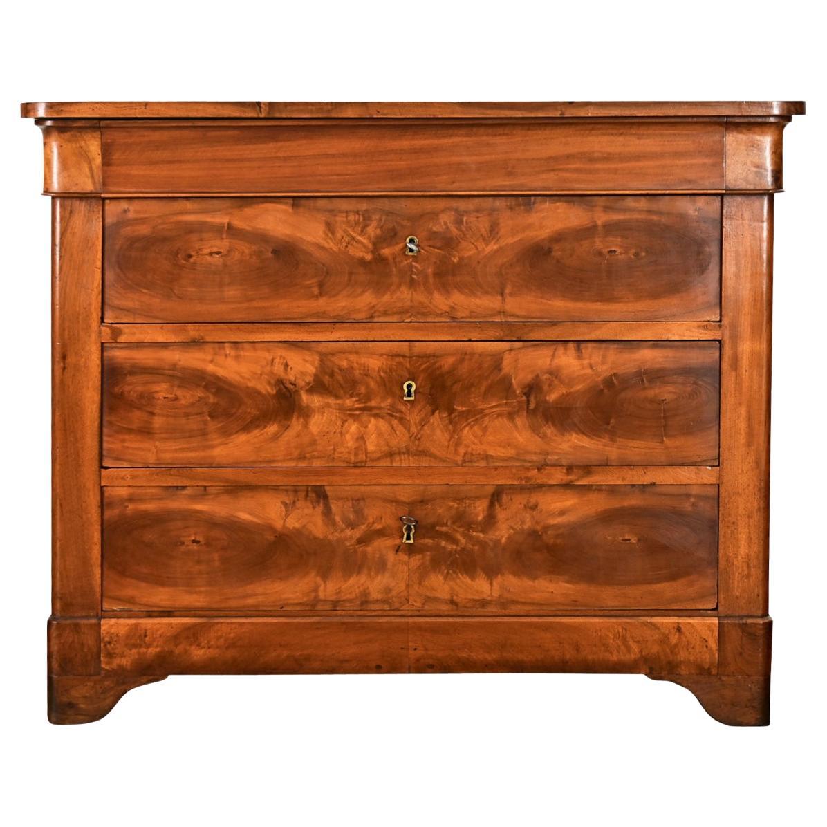 Commode francese in noce Louis Philippe del XIX secolo