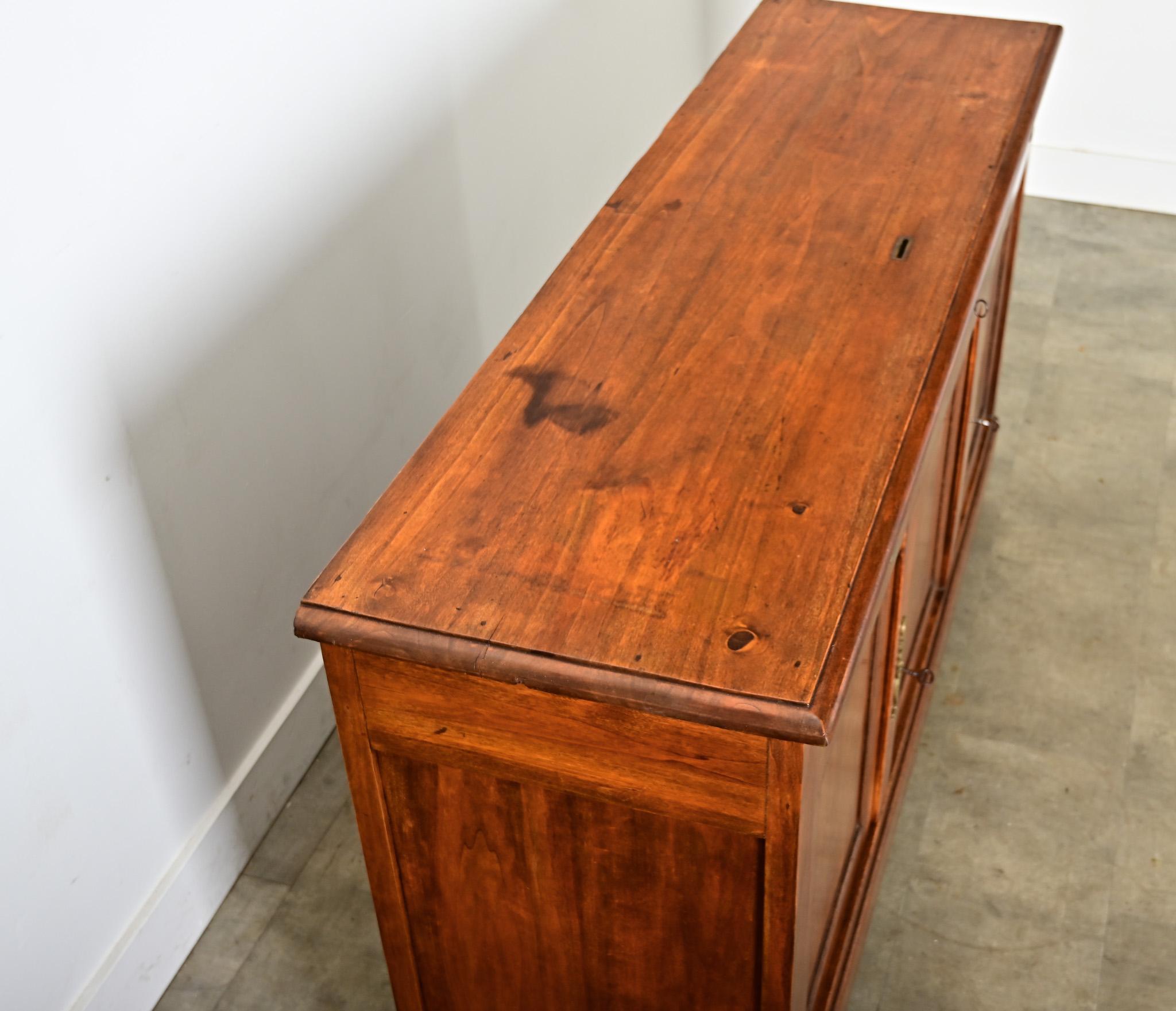 French 19th Century Louis Philippe Walnut Enfilade In Good Condition For Sale In Baton Rouge, LA