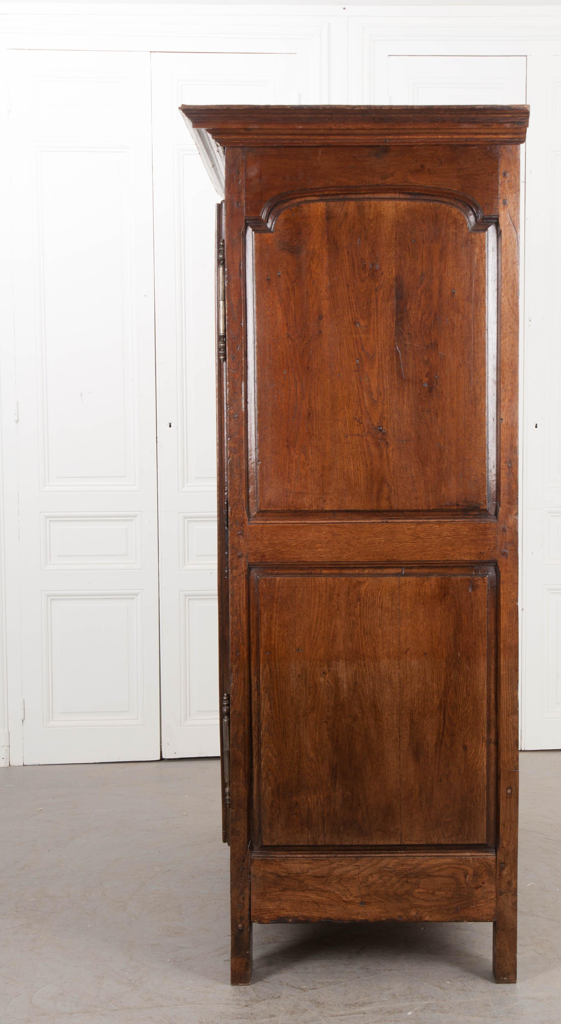 French 19th Century Louis XIII-Style Oak Armoire In Good Condition In Baton Rouge, LA